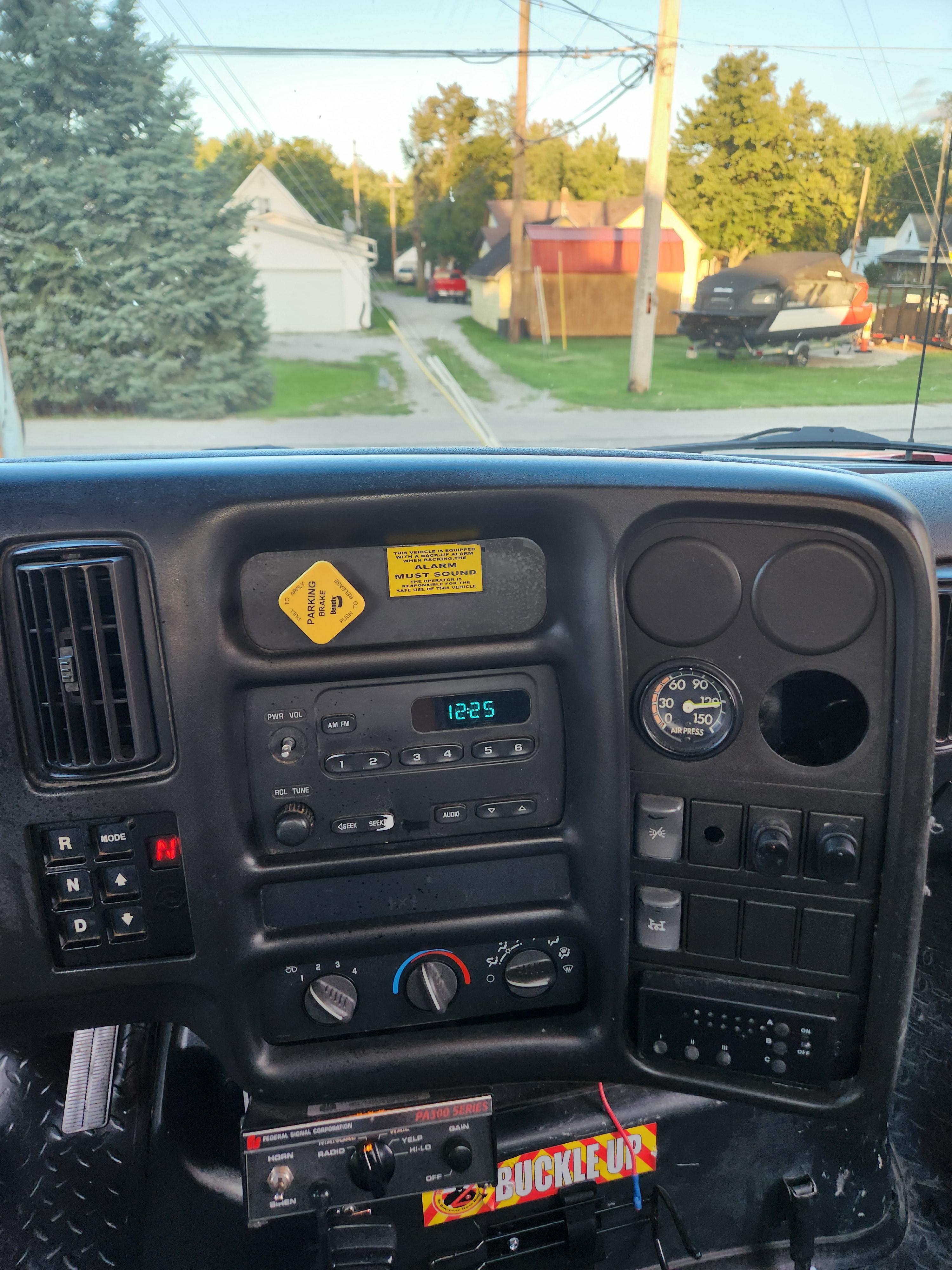 2004 Chevrolet C7500 Tanker - image 12
