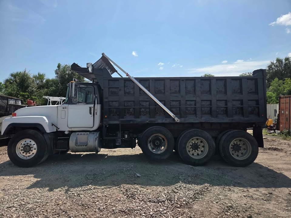 1999 Mack RD Dump Truck - image 6