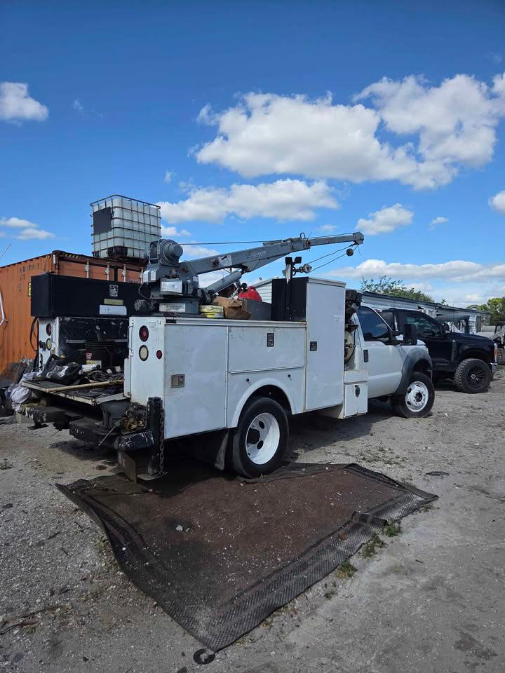 2011 Ford F550 Service Truck - image 3