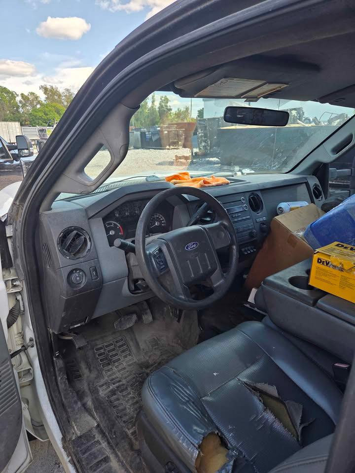 2011 Ford F550 Service Truck - image 6
