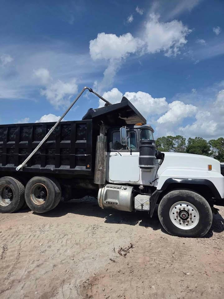 1999 Mack RD Dump Truck - image 3