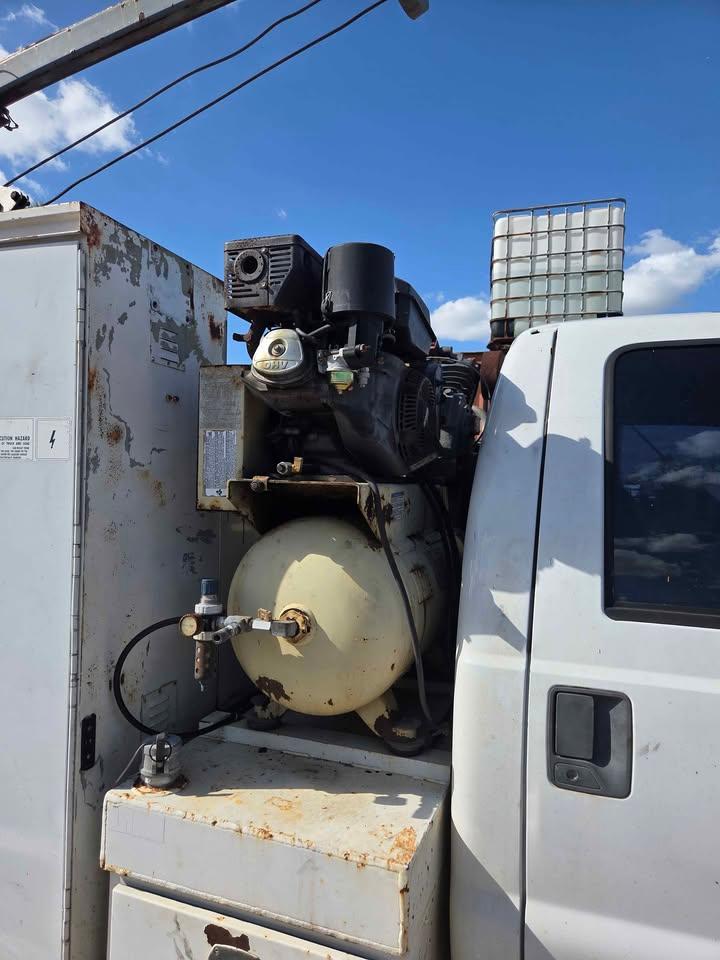 2011 Ford F550 Service Truck - image 7