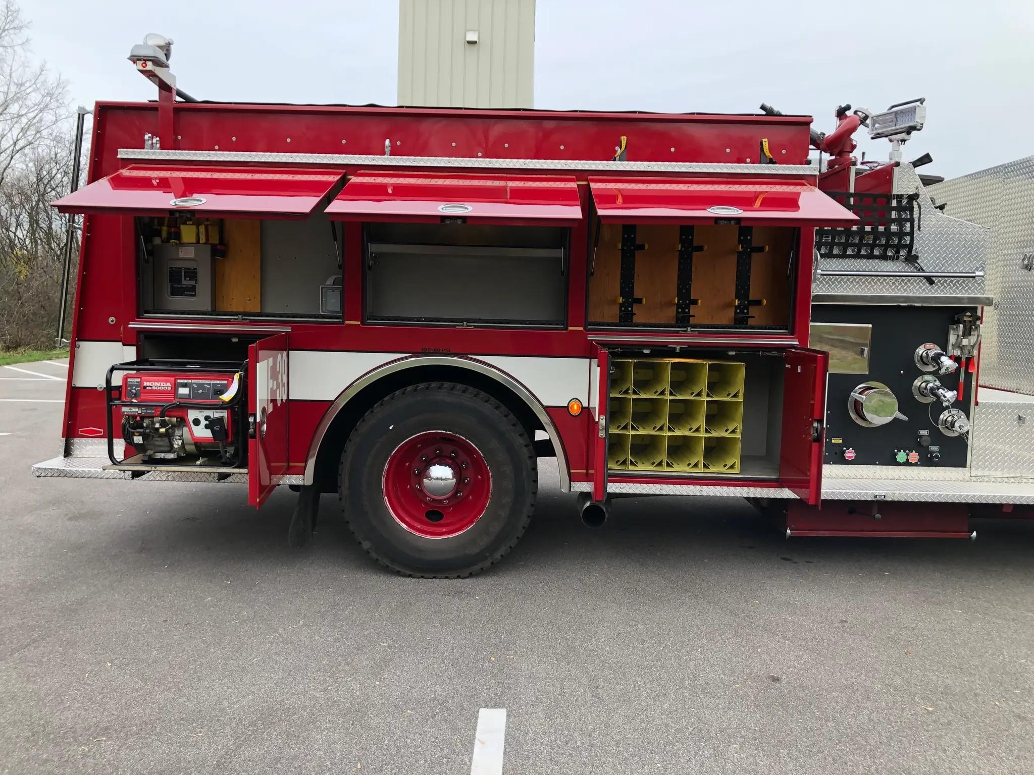 1995 Pierce Saber - image 5