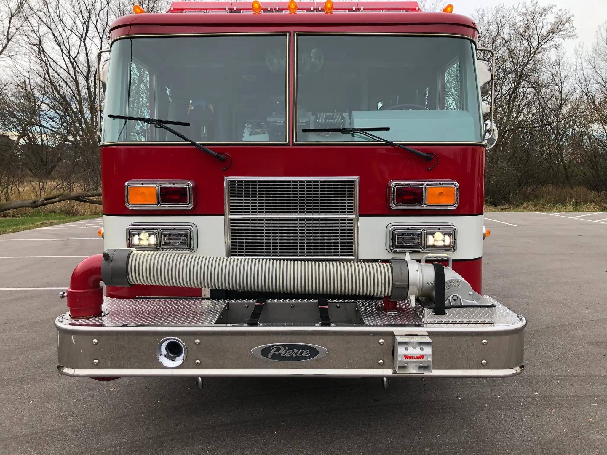 1995 Pierce Saber - image 2