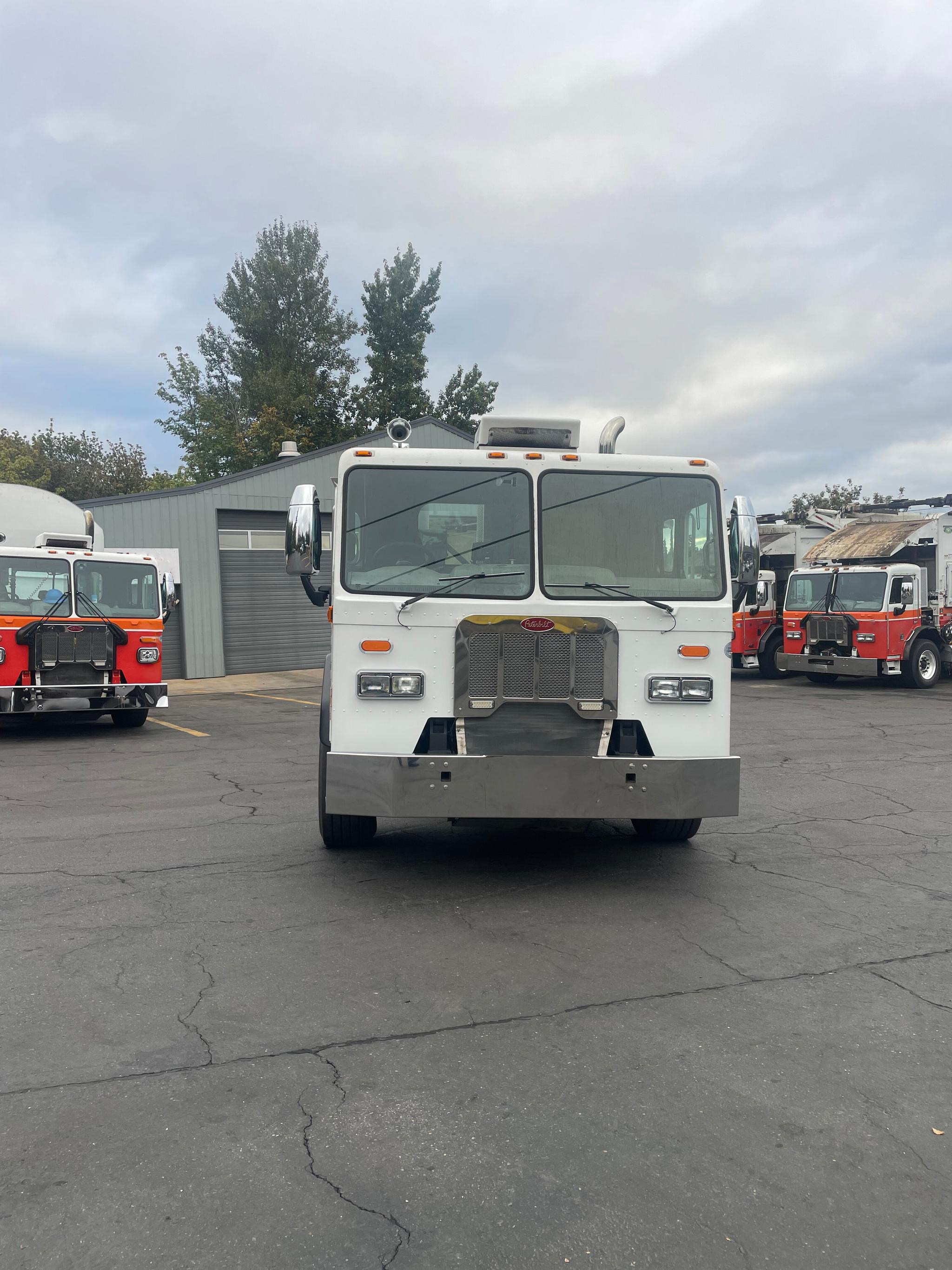 2017 Peterbilt Chassis Only Side Loader - image 3