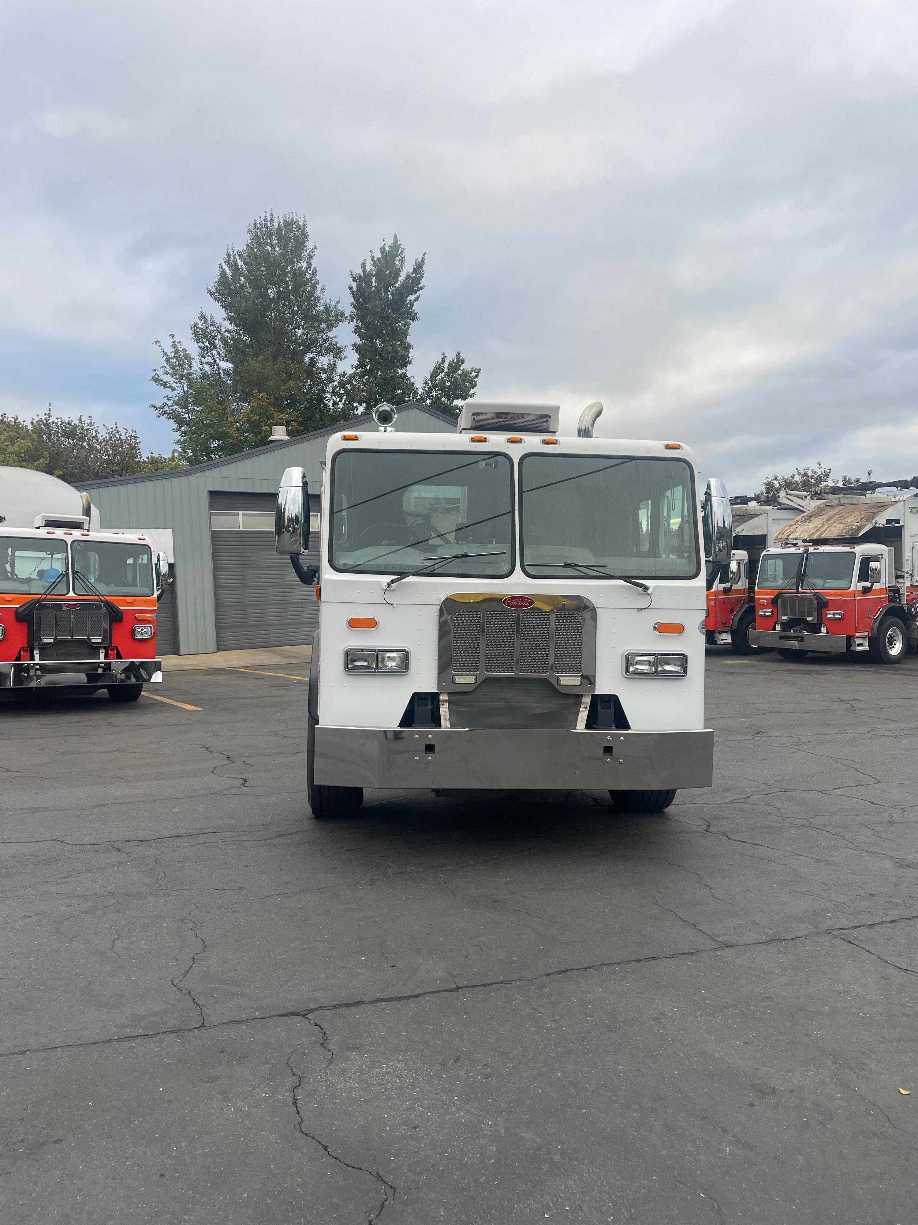 2017 Peterbilt Chassis Only Side Loader - image 3