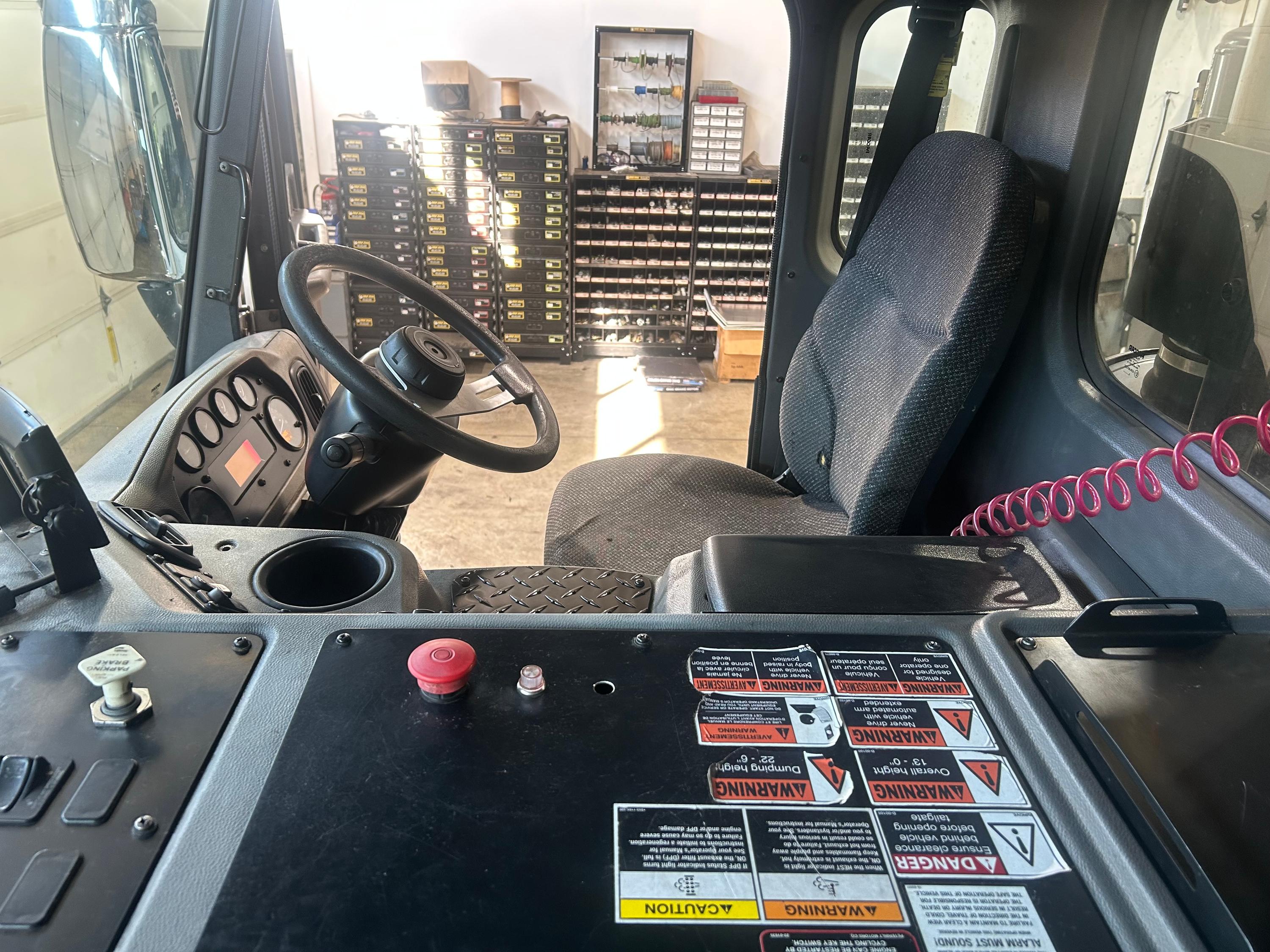 2017 Peterbilt Chassis Only Side Loader - image 7