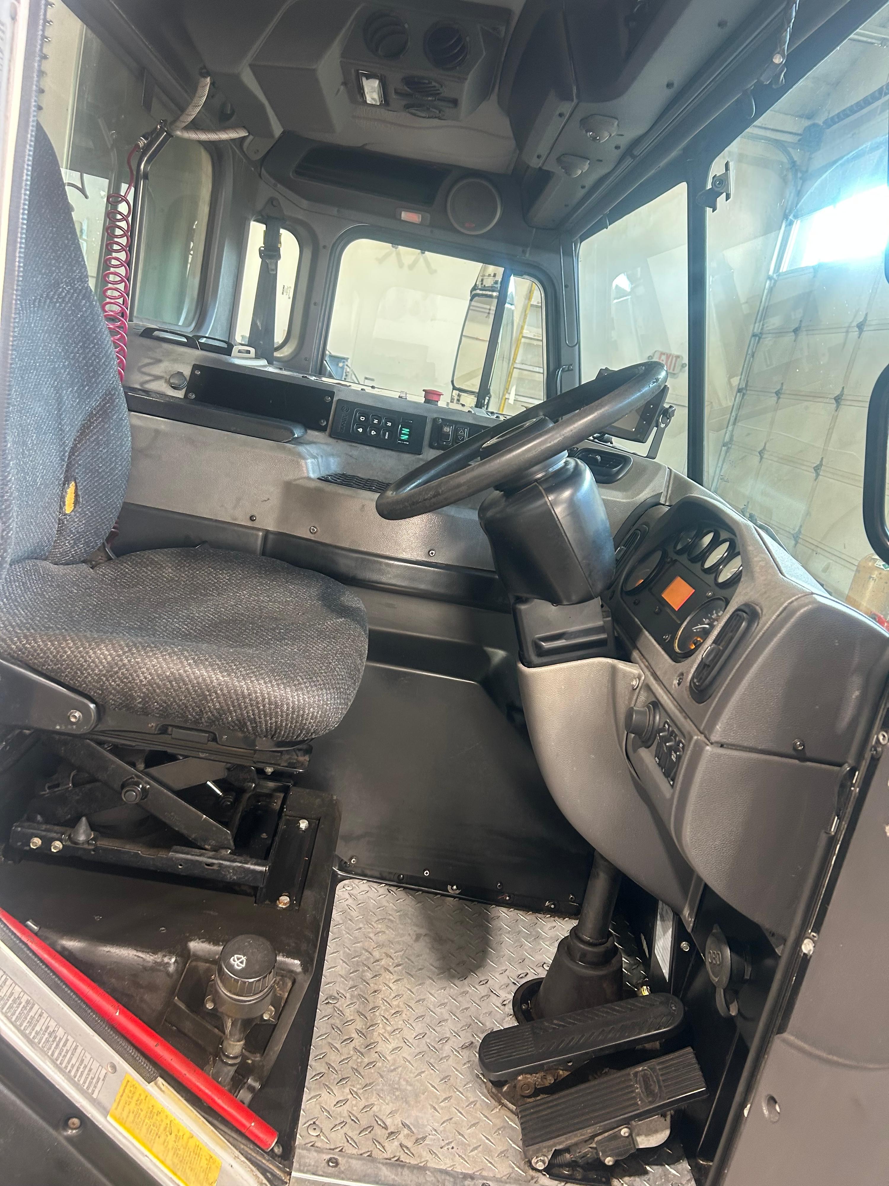 2017 Peterbilt Chassis Only Side Loader - image 6