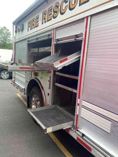 2003 Saulsbury Spartan Heavy Rescue - image 4