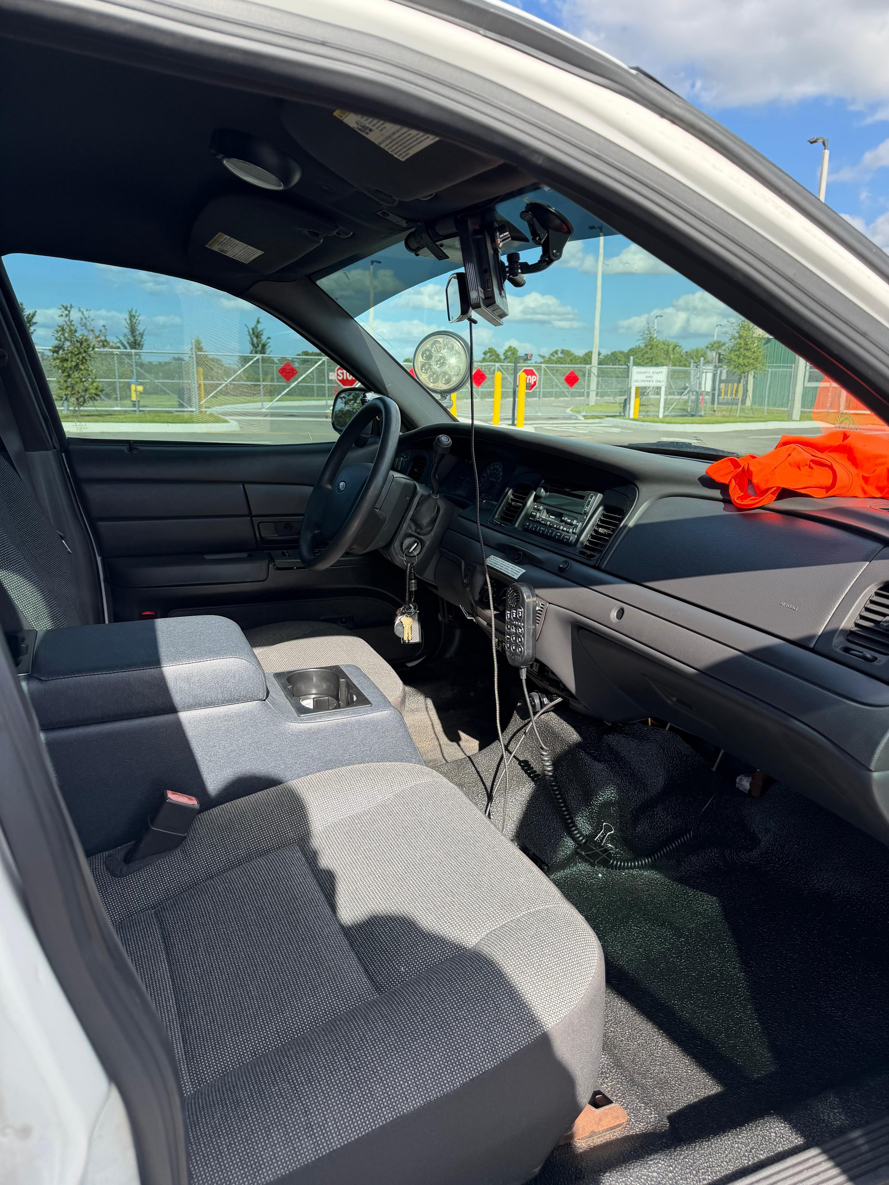 2005 Ford Crown Victoria Command Unit - image 18