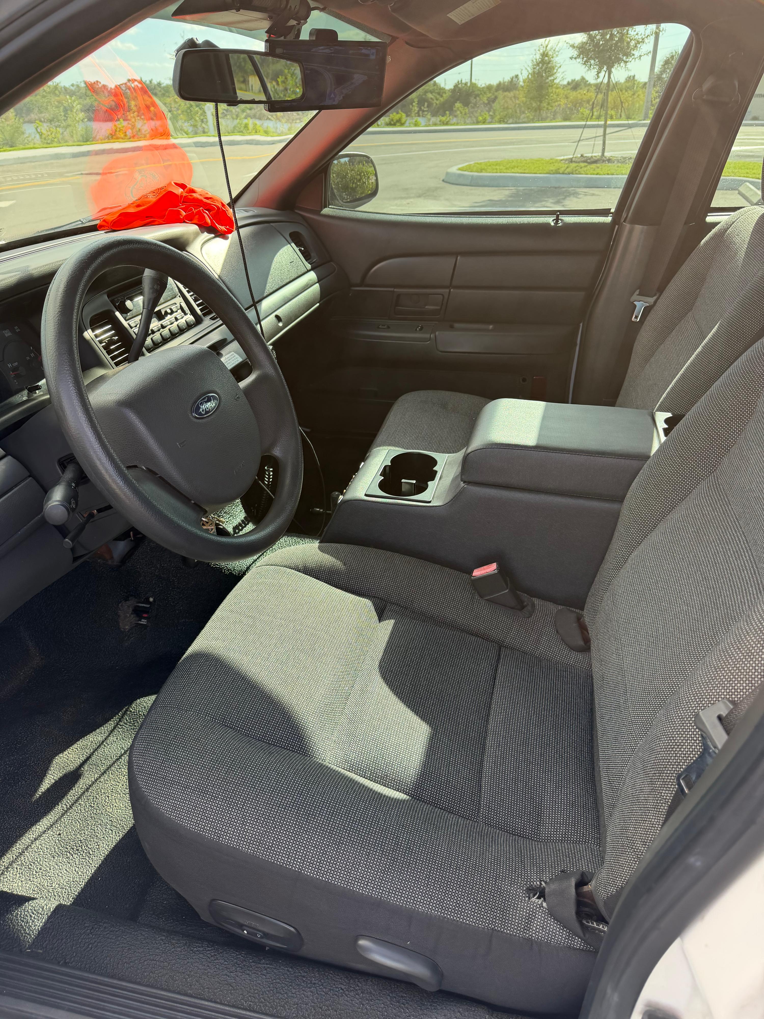 2005 Ford Crown Victoria Command Unit - image 15