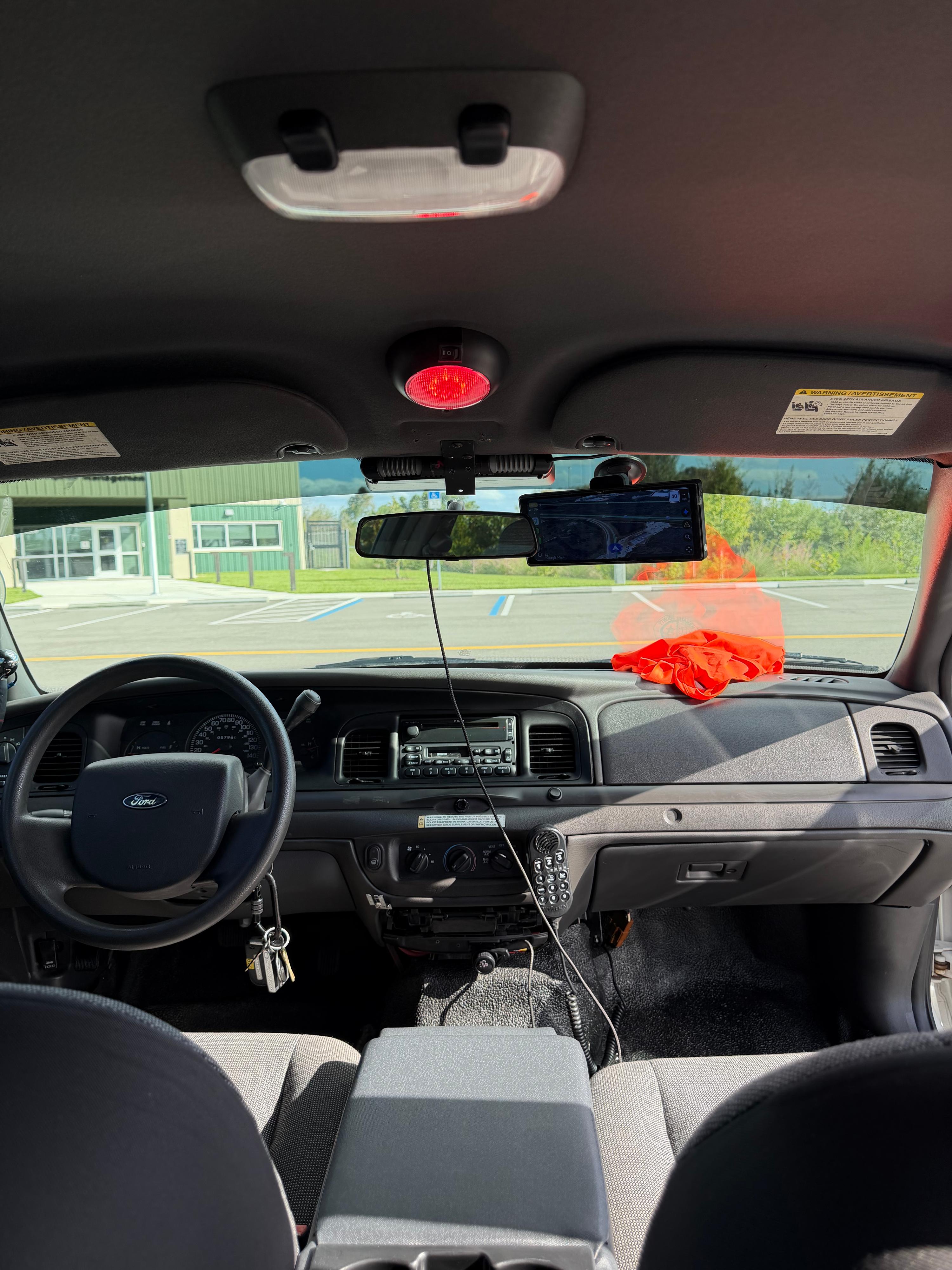 2005 Ford Crown Victoria Command Unit - image 20