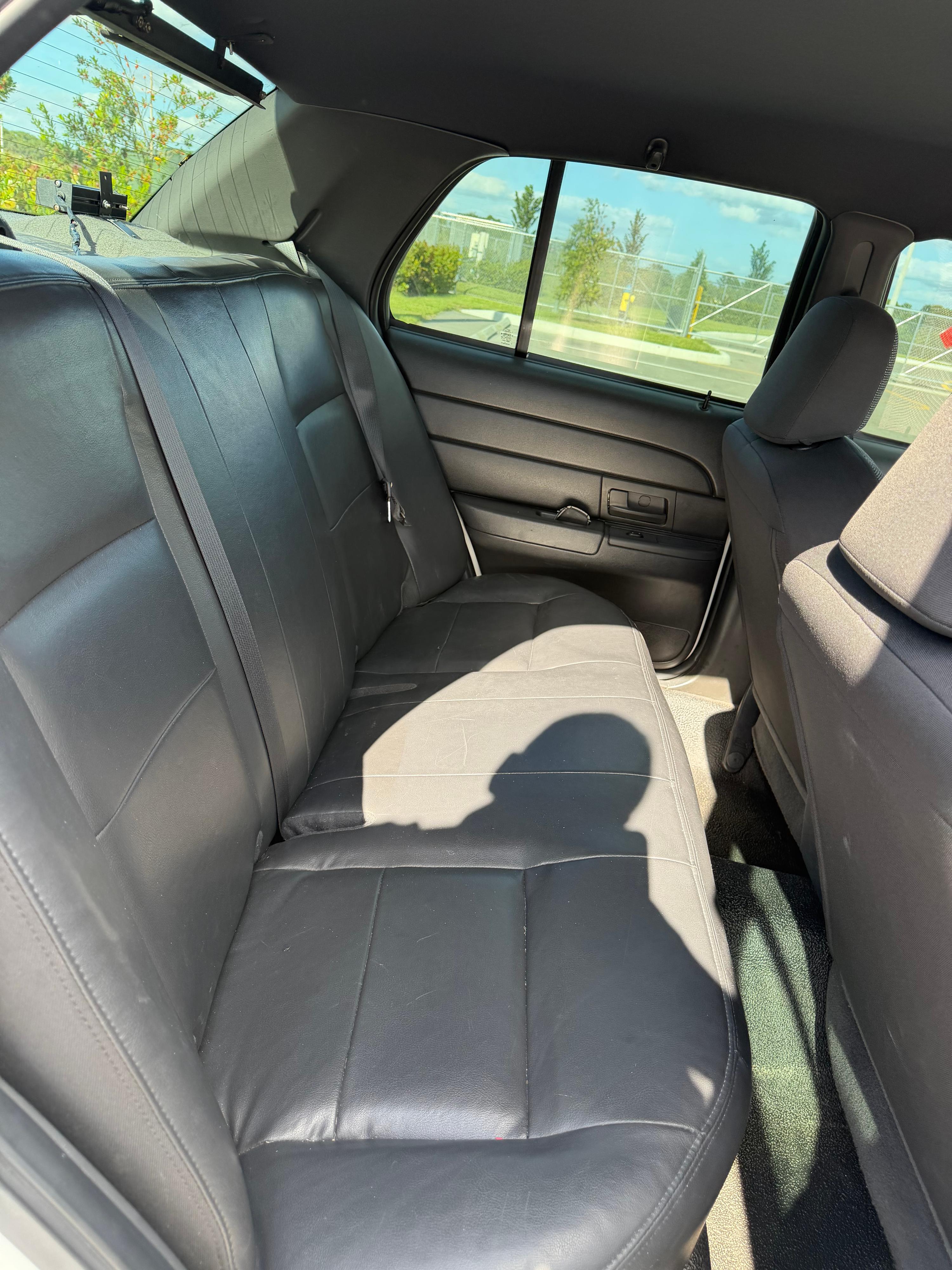 2005 Ford Crown Victoria Command Unit - image 21