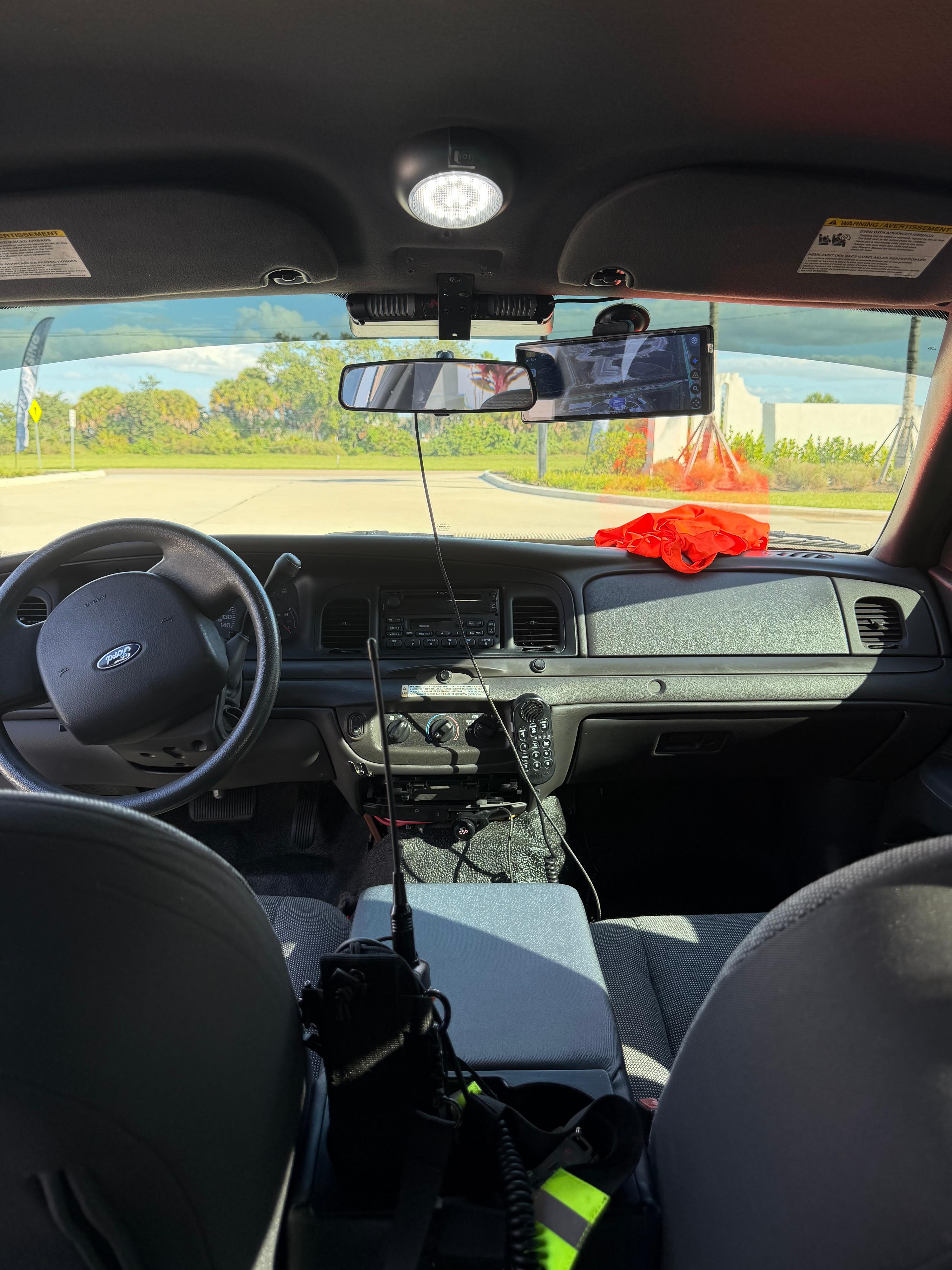 2005 Ford Crown Victoria Command Unit - image 23