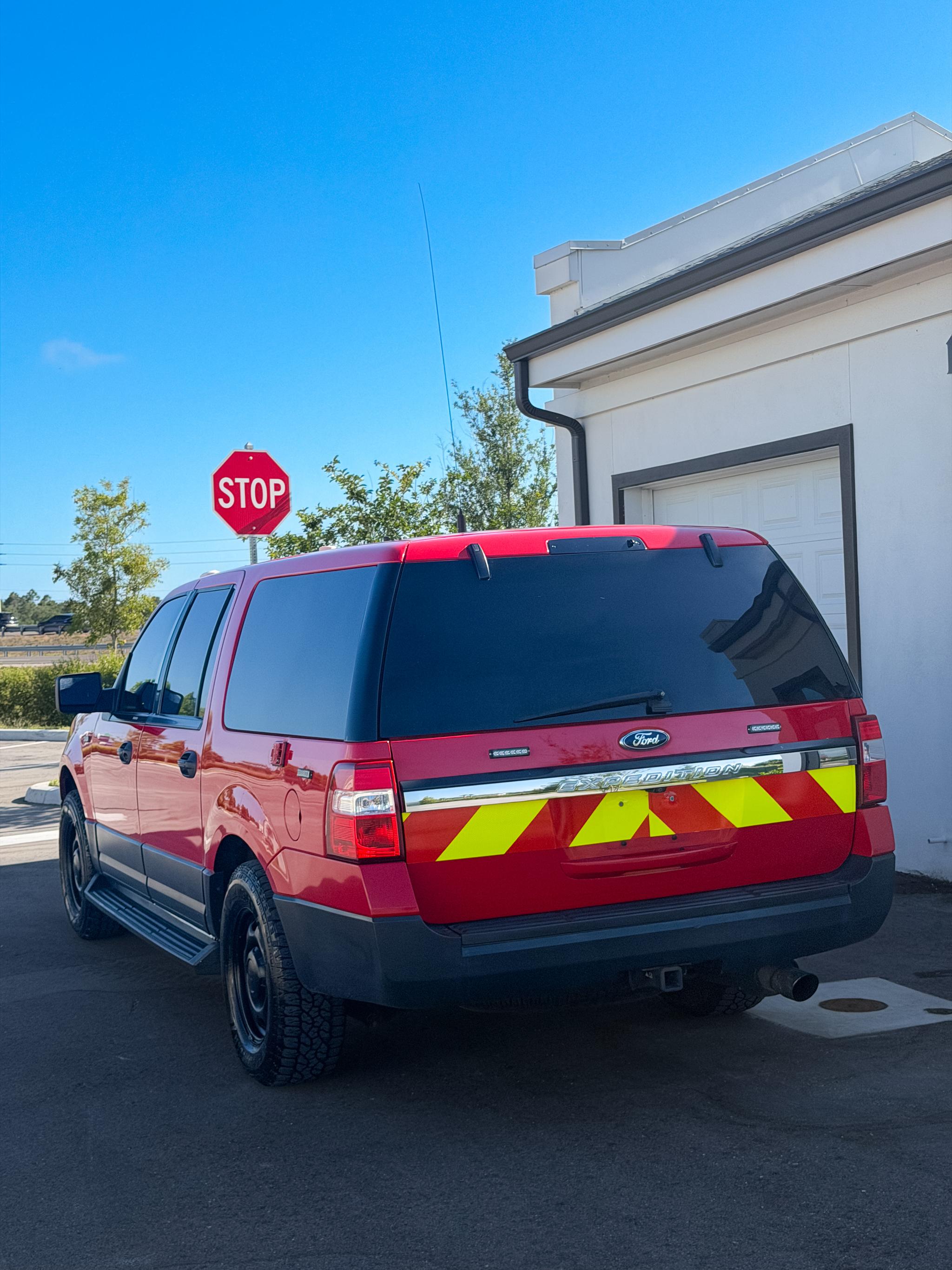 2015 Ford Expedition el 4x4 Command Unit - image 2