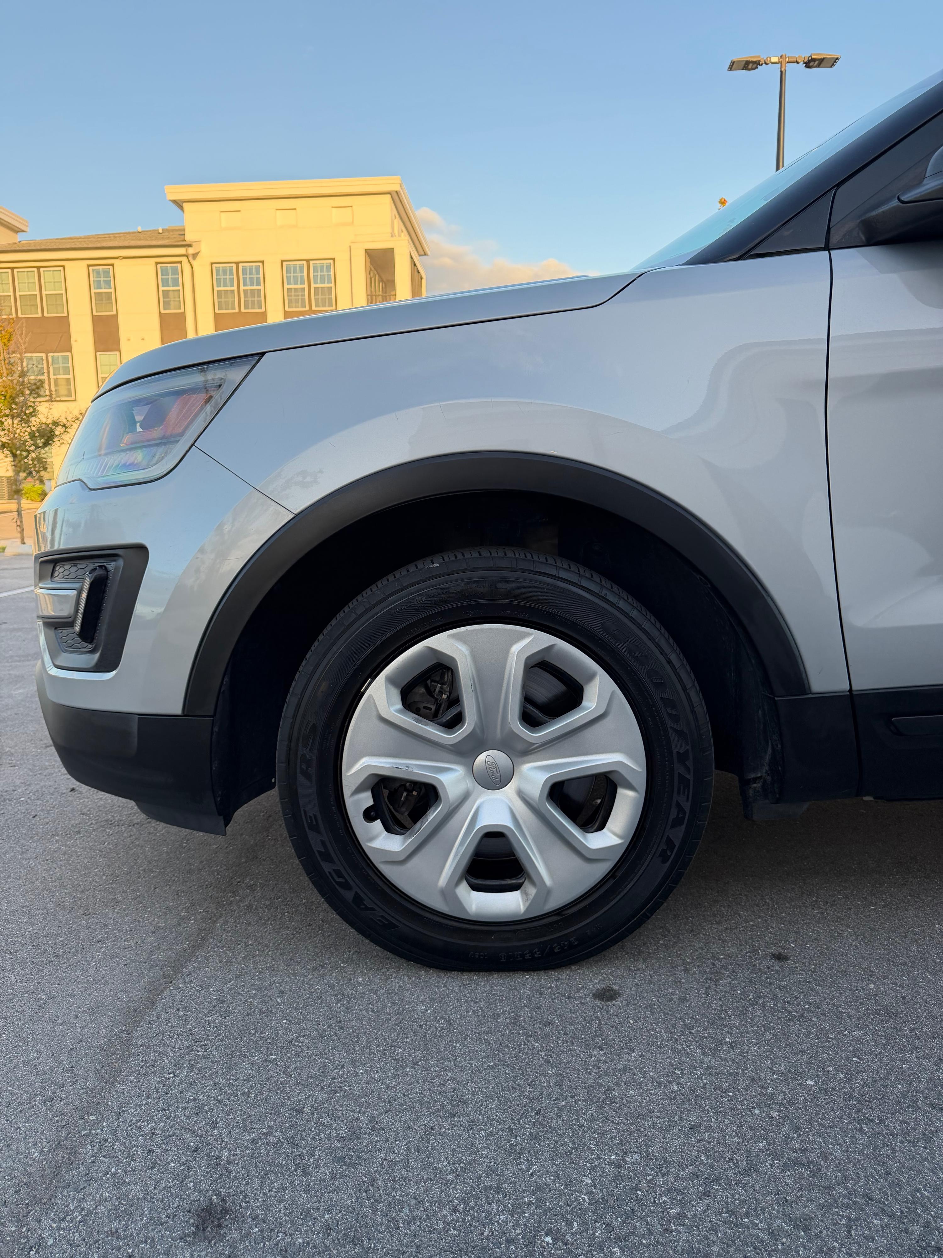 2017 Ford Explorer 4x4 Command Unit - image 25