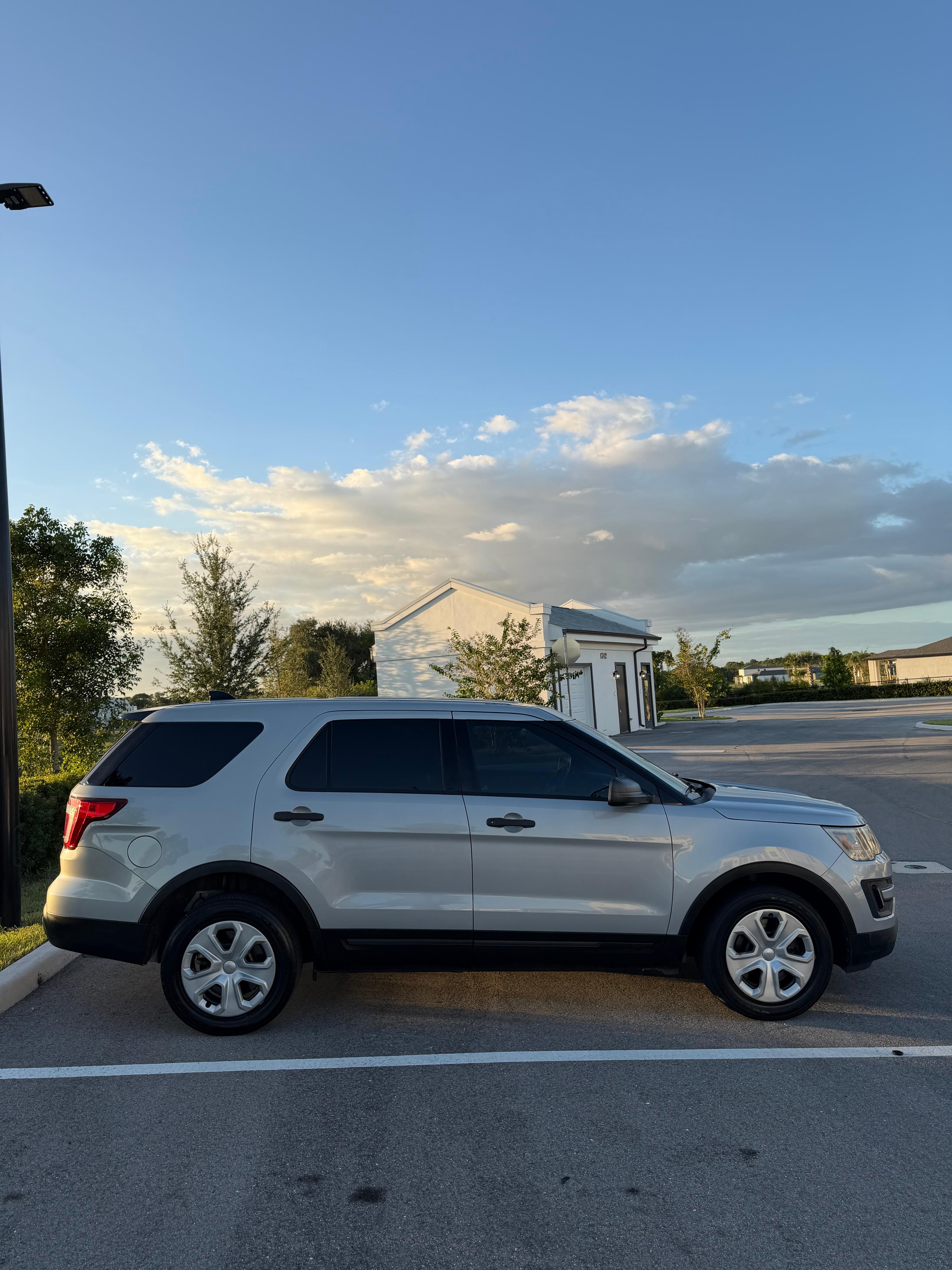 2017 Ford Explorer 4x4 Command Unit - image 7