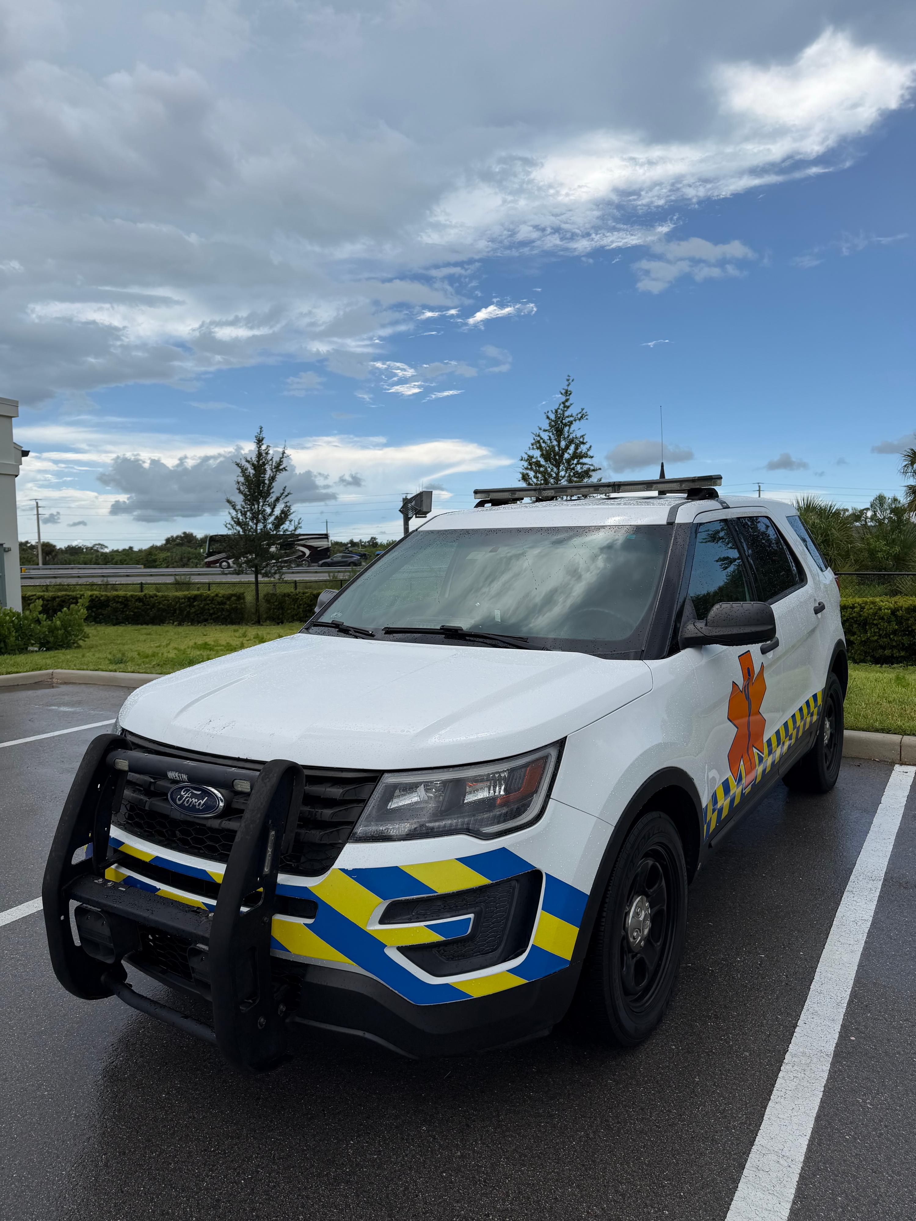 2017 Ford Explorer 4x4 Command Unit - image 2