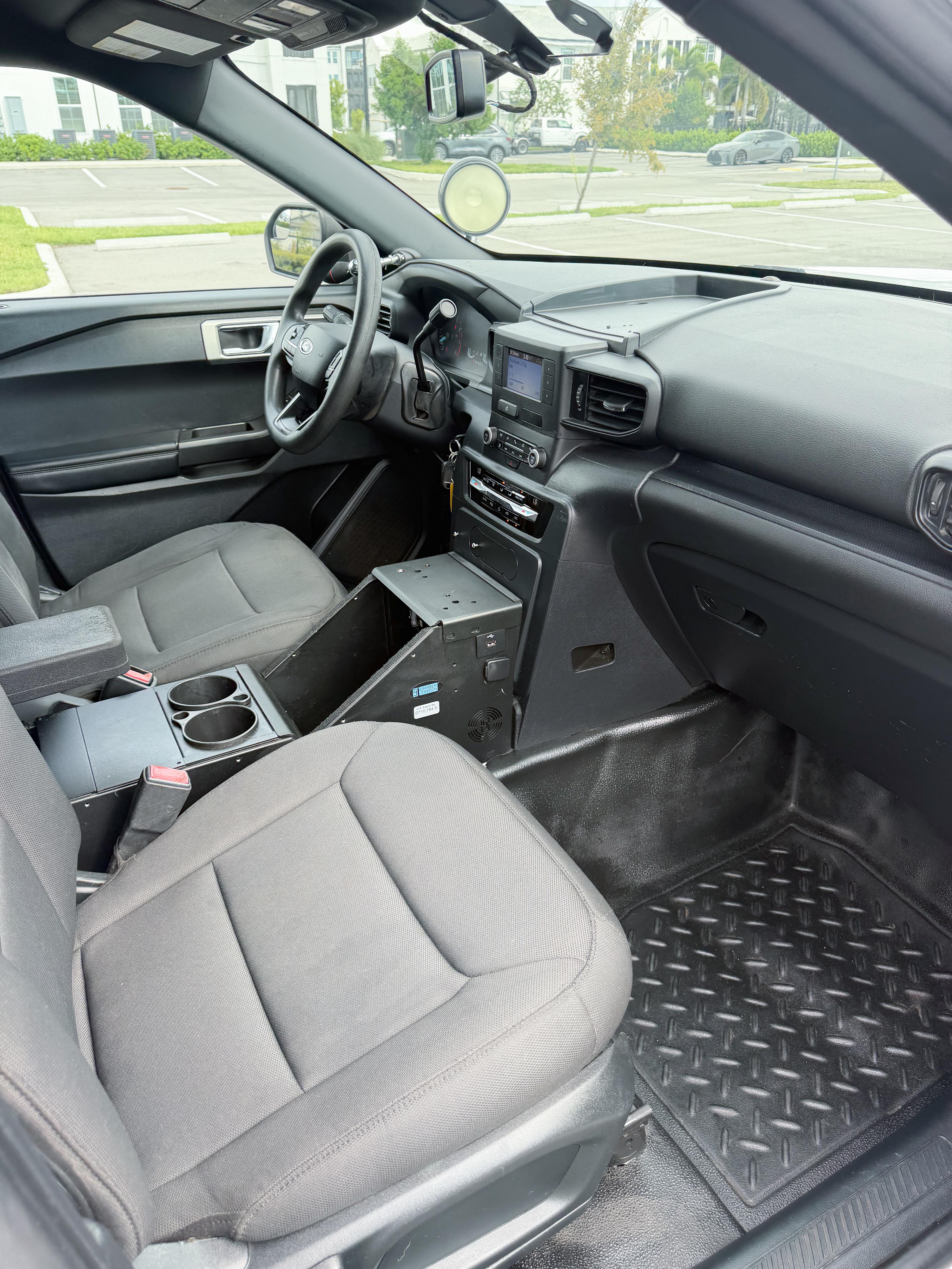 2020 Ford Explorer 4x4 Command Unit - image 9
