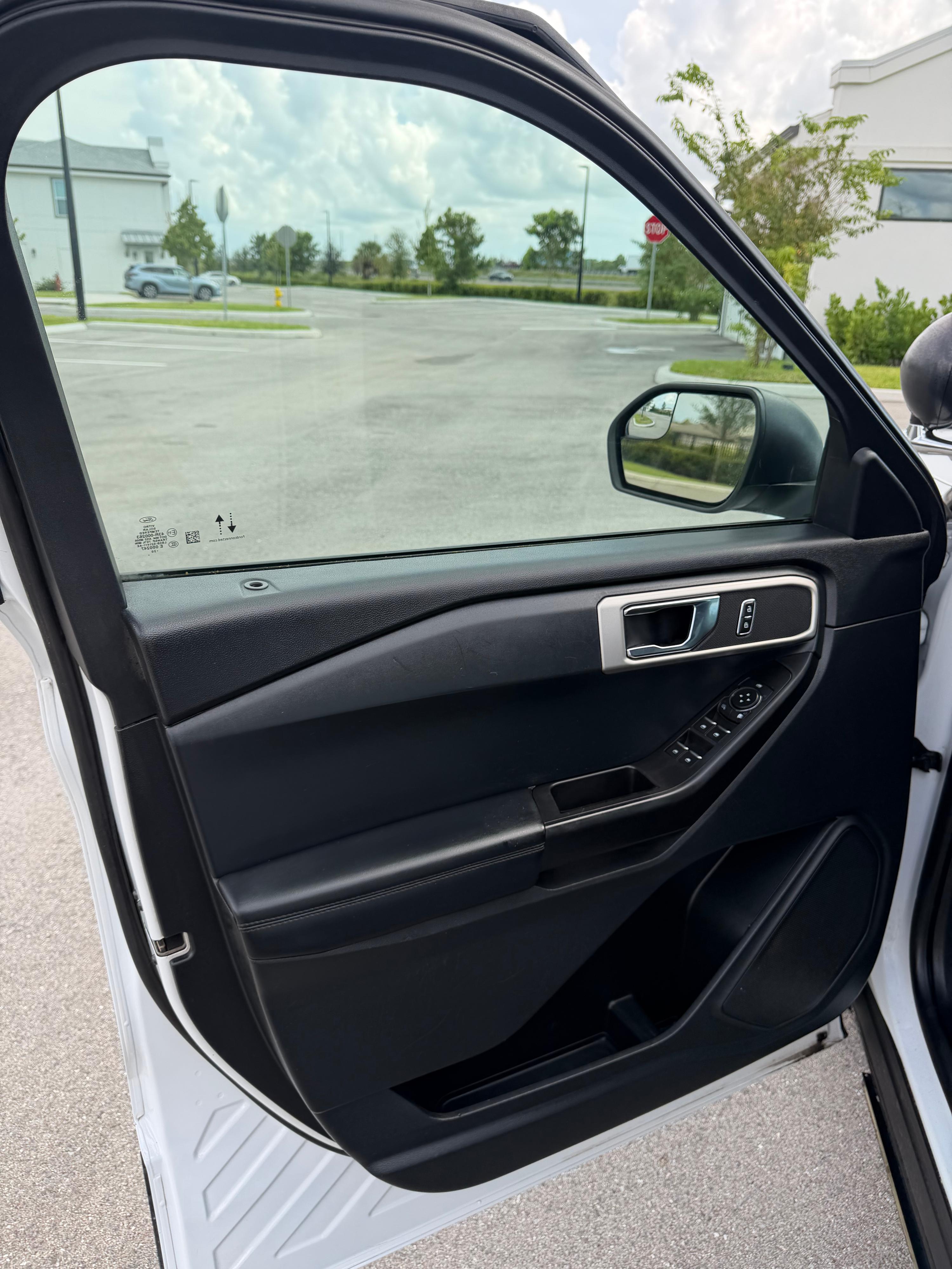 2020 Ford Explorer 4x4 Command Unit - image 16