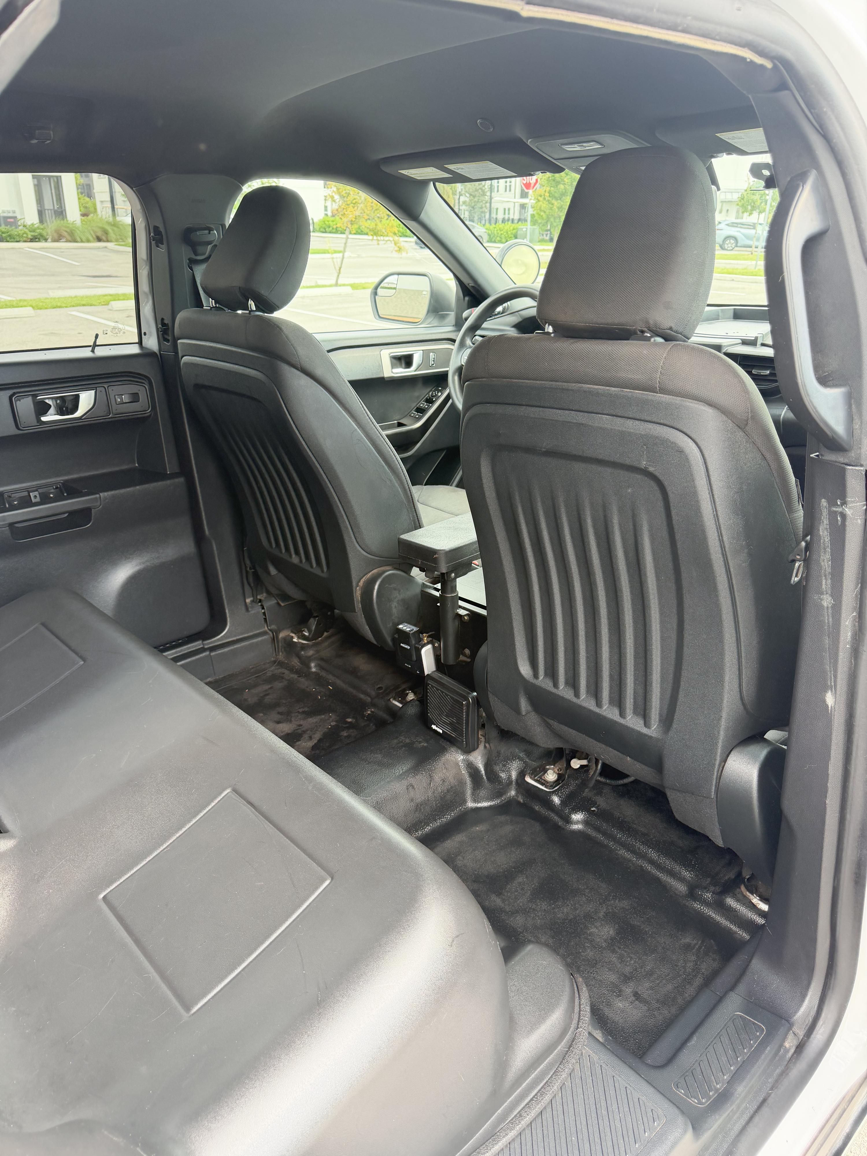 2020 Ford Explorer 4x4 Command Unit - image 10