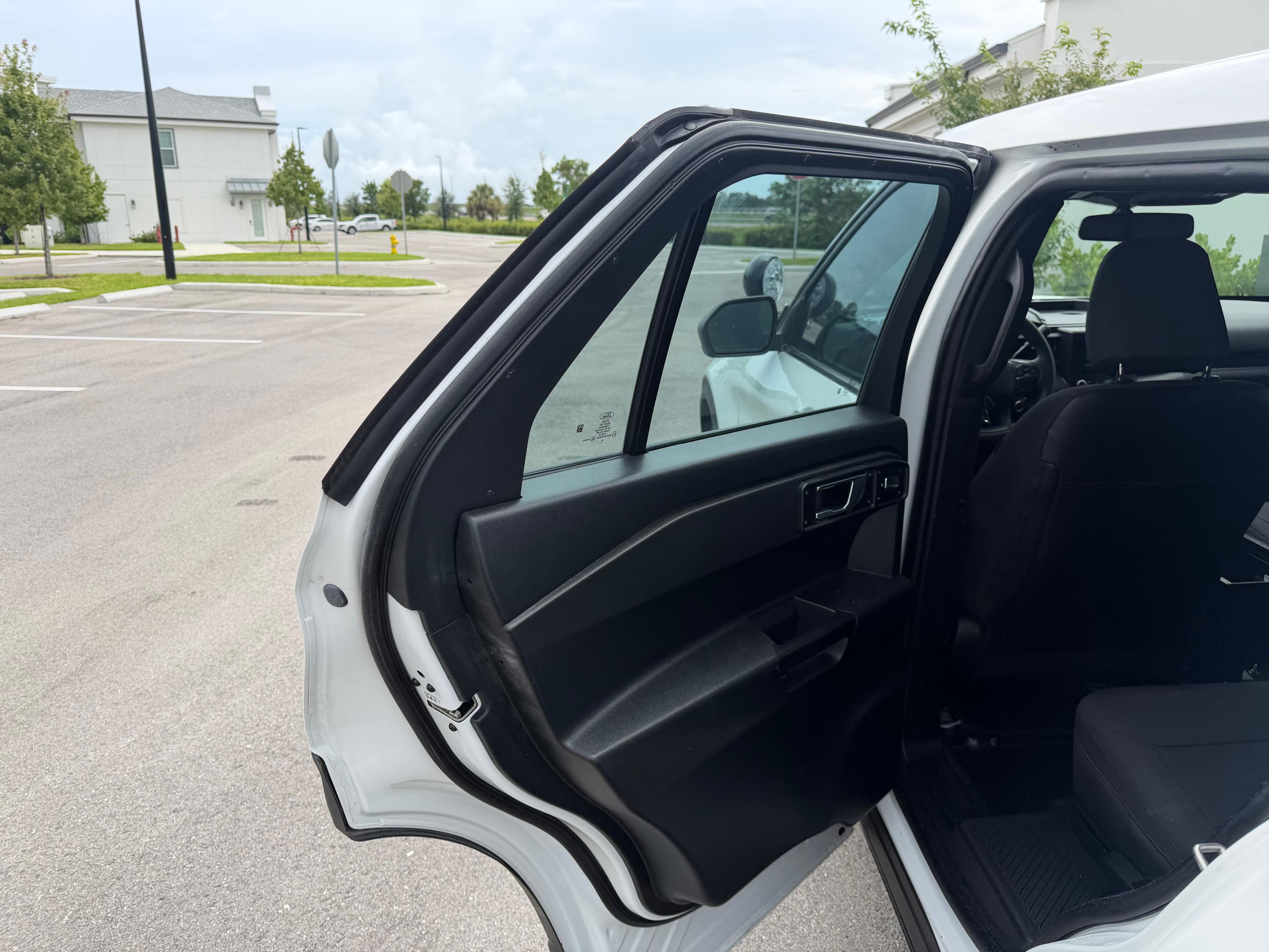 2022 Ford Explorer 4x4 Command Unit - image 11