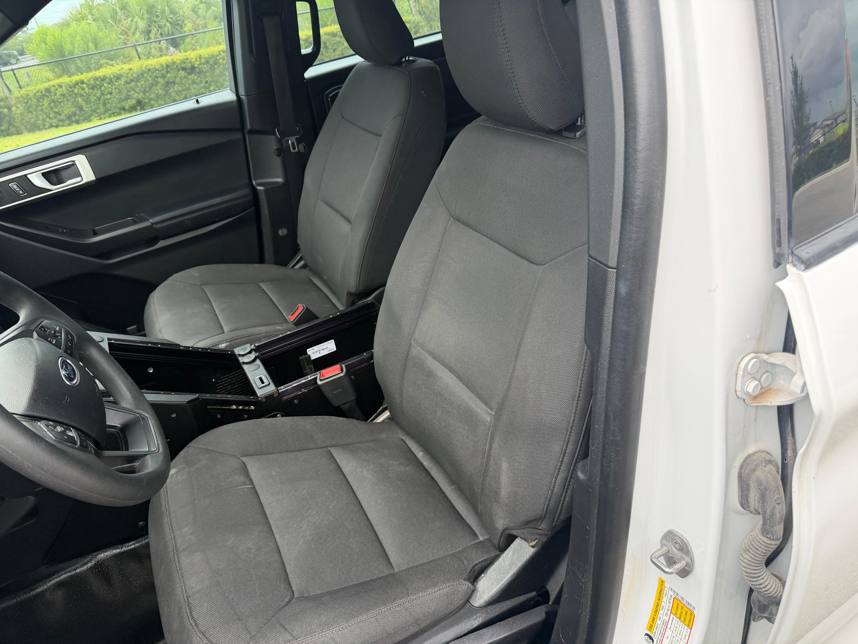2022 Ford Explorer 4x4 Command Unit - image 6