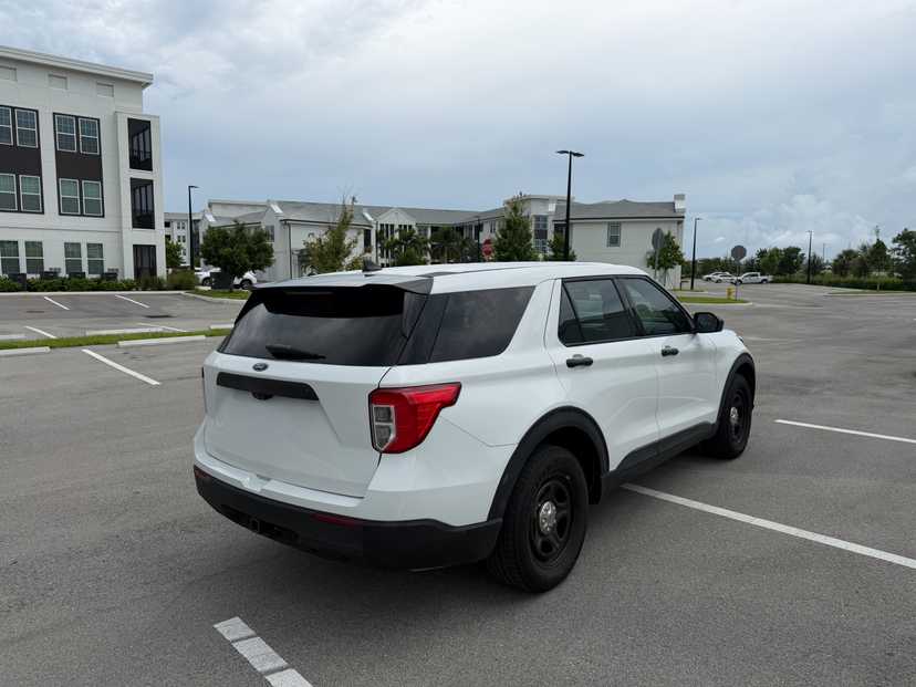 2022 Ford Explorer 4x4 Command Unit — photo 4