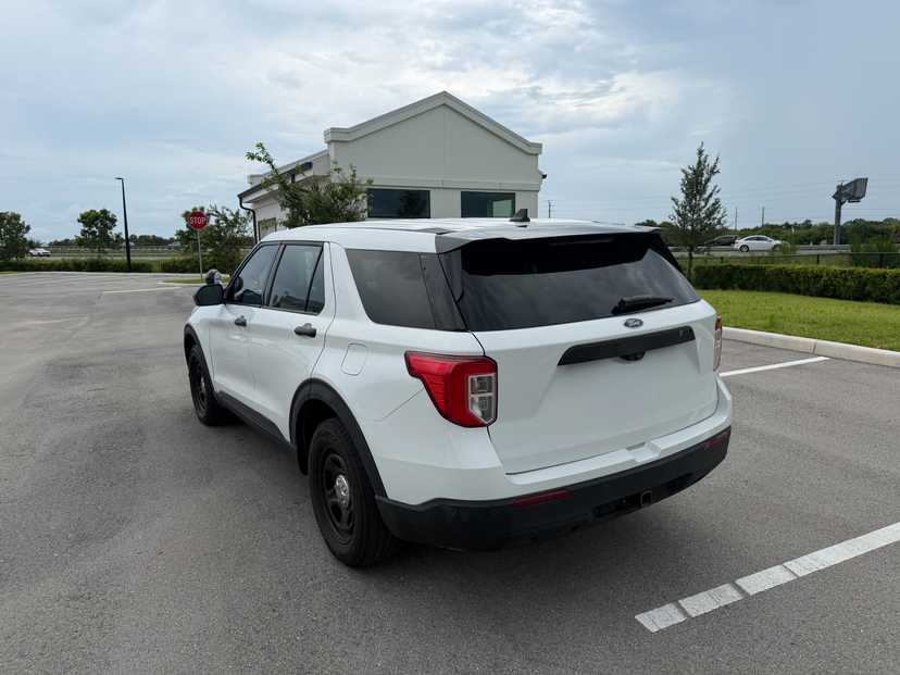 2022 Ford Explorer 4x4 Command Unit — photo 3