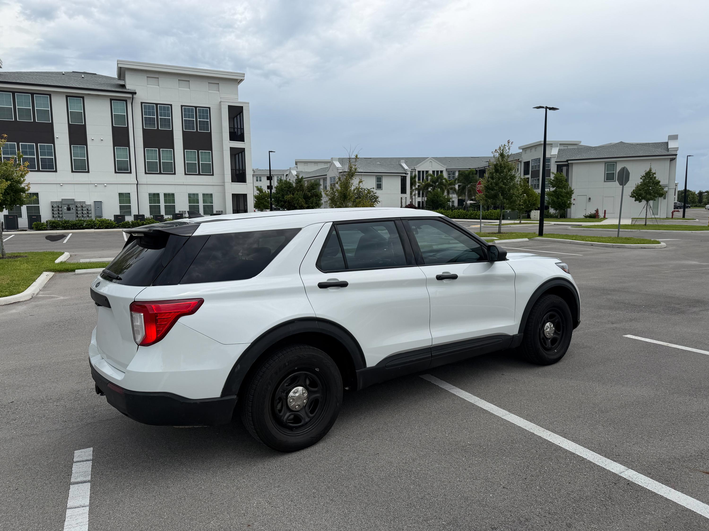 2022 Ford Explorer 4x4 Command Unit - image 2