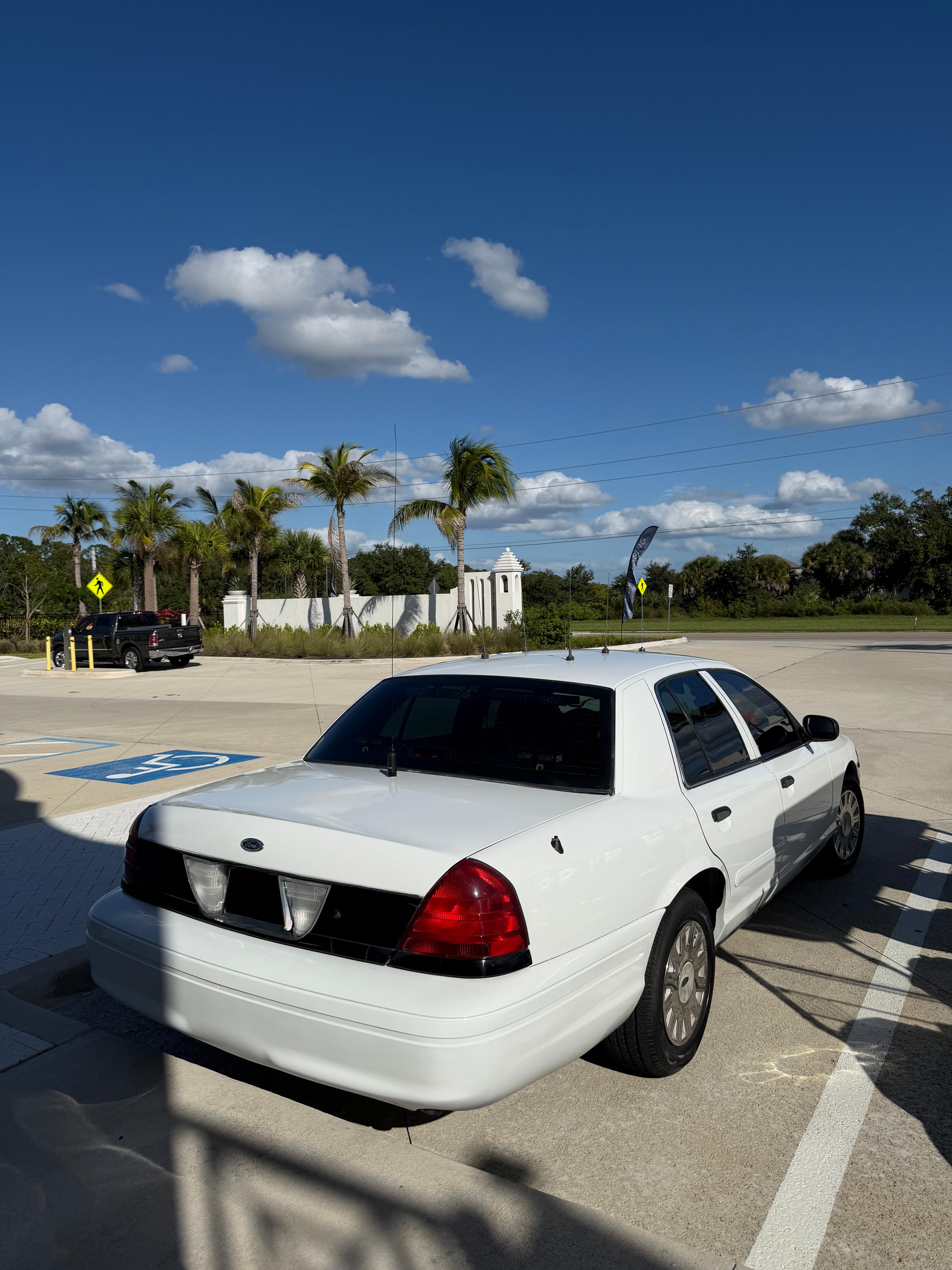 2005 Ford Crown Victoria Command Unit - image 12