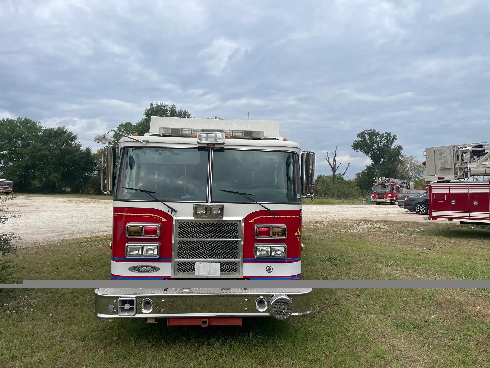 2002 Pierce Pumper - image 1