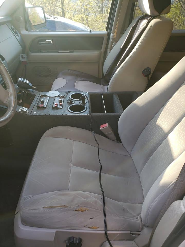 2008 Ford Expedition Command - image 7