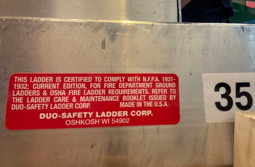 Duo-Safety 35' 3-Section Extension Ladder — photo 3
