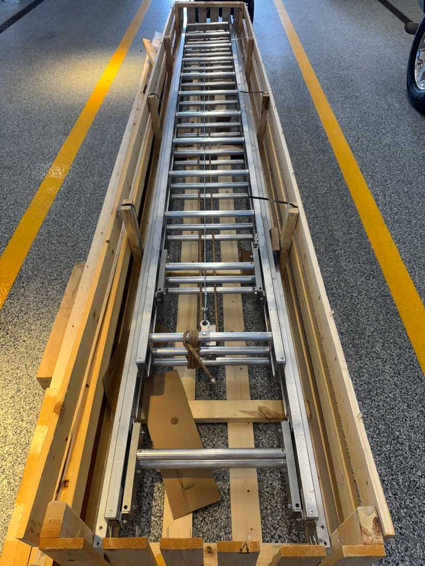 Duo-Safety 35' 3-Section Extension Ladder — photo 2