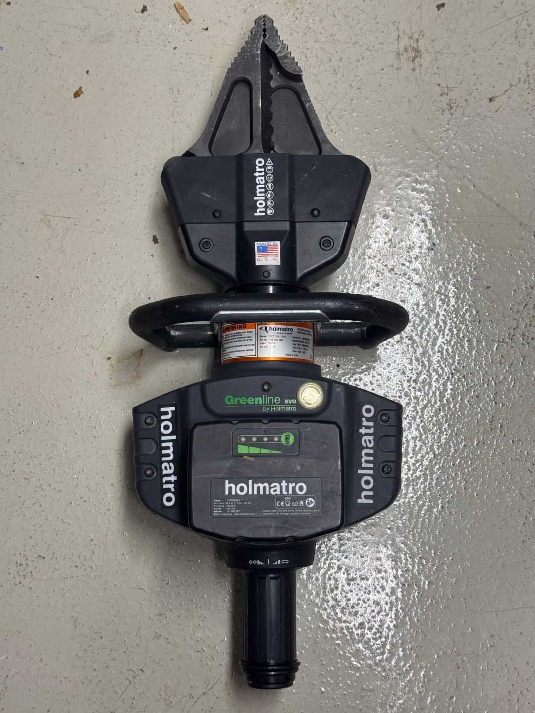 Holmatro GCT 5111 EVO Battery Combi Tool Package (2x BPA 286 Batteries, BCH 2 Charger, Apparatus Mount)