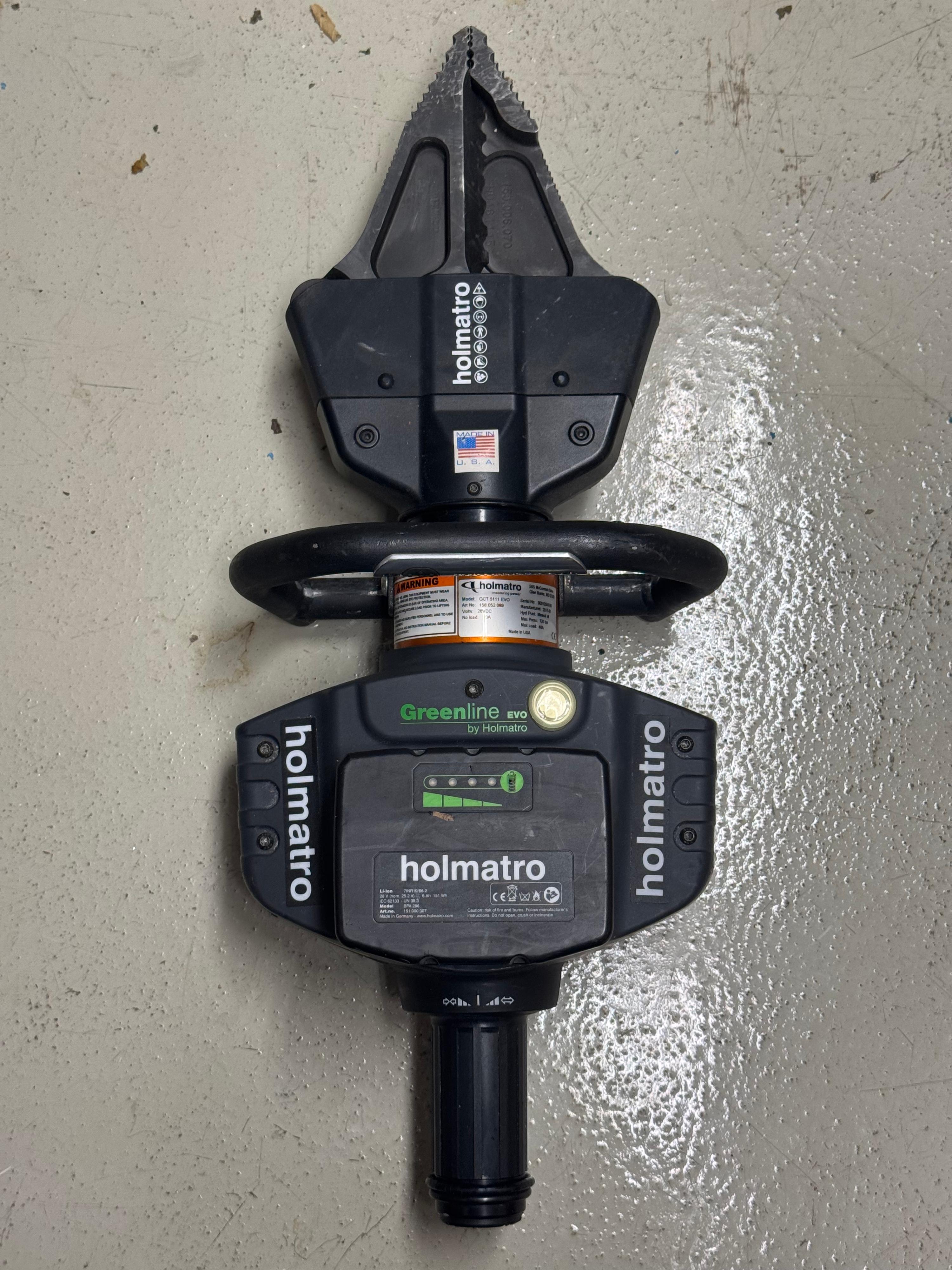 Holmatro GCT 5111 EVO Battery Combi Tool Package (2x BPA 286 Batteries, BCH 2 Charger, Apparatus Mount) - image 1