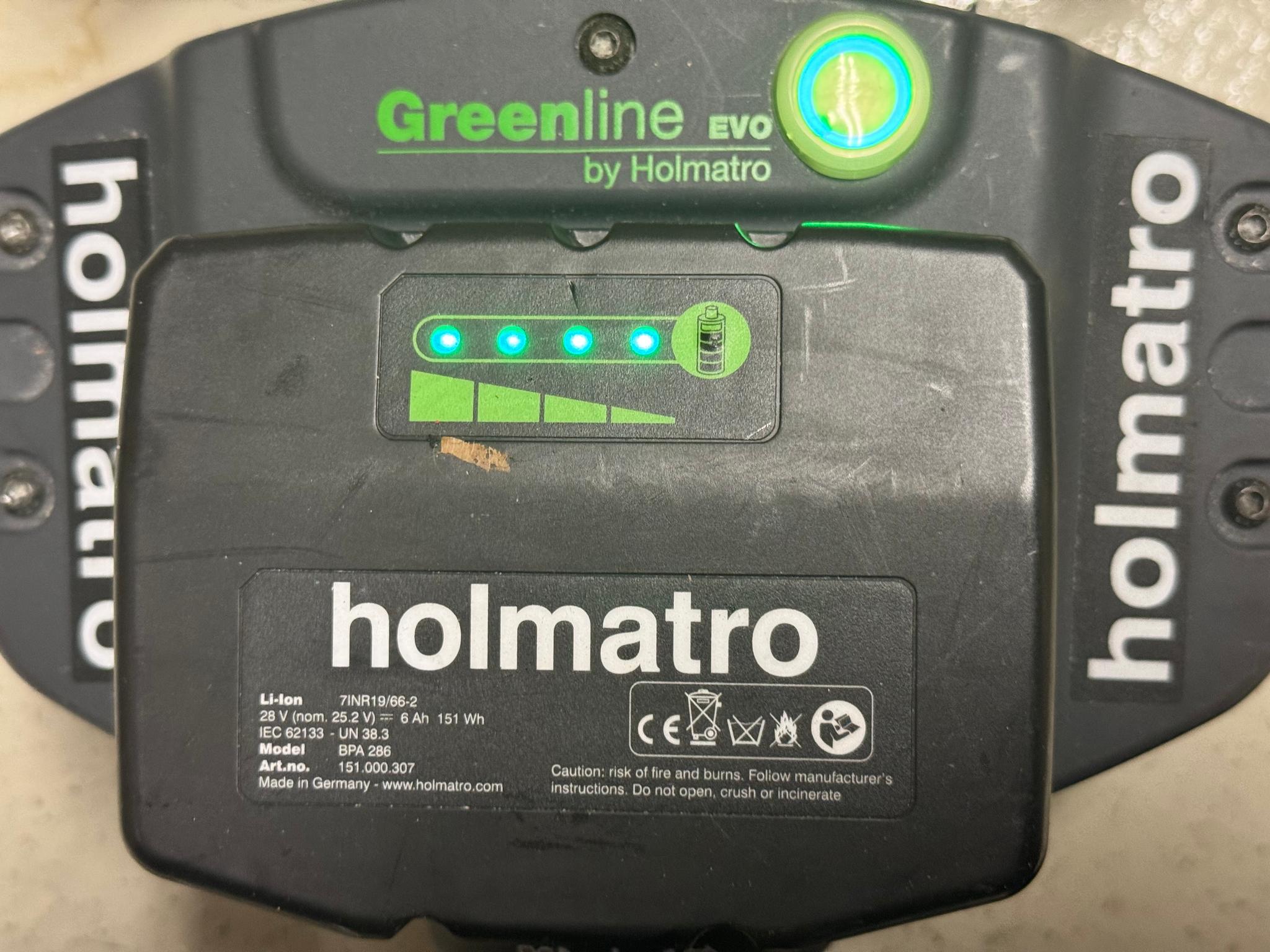Holmatro GCT 5111 EVO Battery Combi Tool Package (2x BPA 286 Batteries, BCH 2 Charger, Apparatus Mount) - image 3