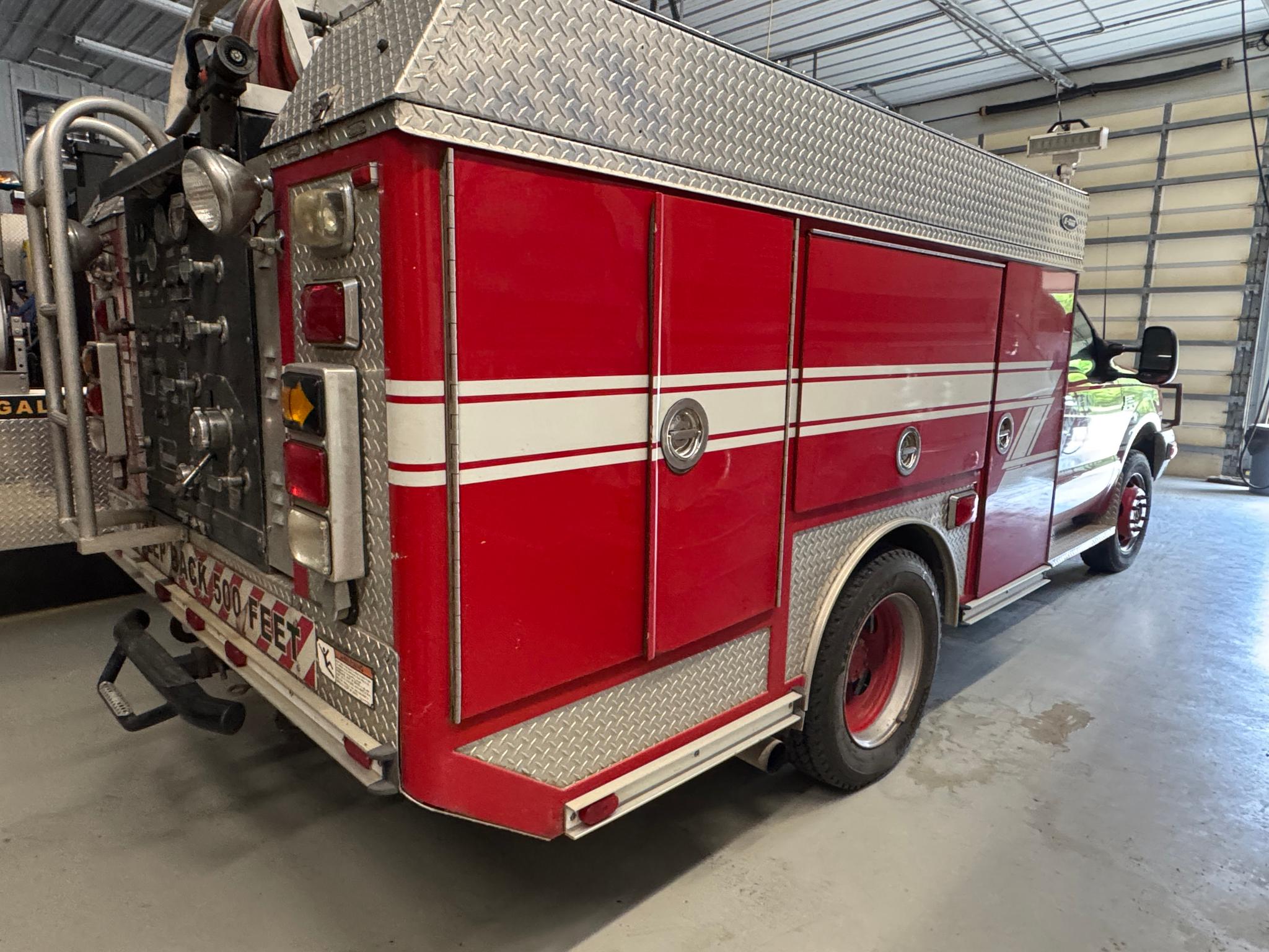 2000 E-One Ford 4x4 Light Rescue - image 4