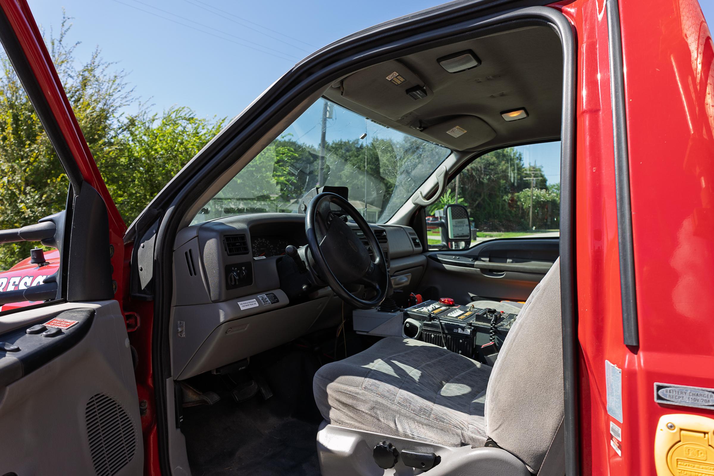2000 E-One Ford 4x4 Light Rescue - image 13
