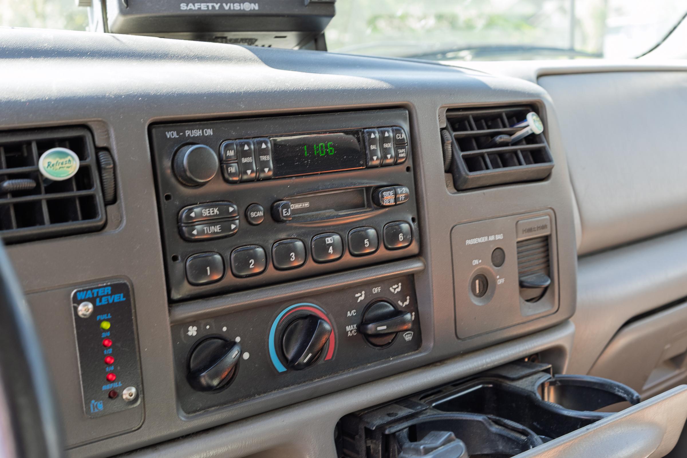 2000 E-One Ford 4x4 Light Rescue - image 21