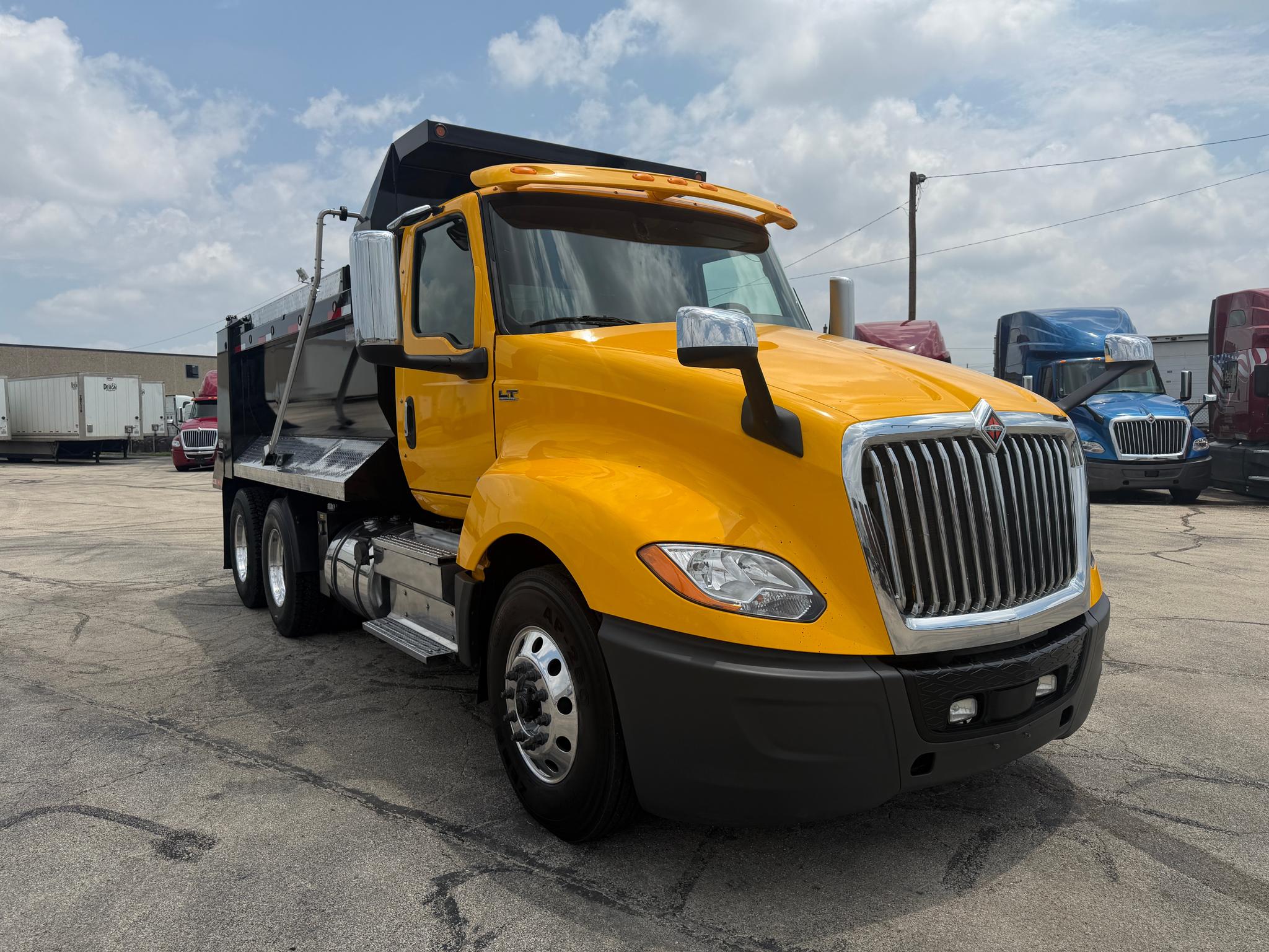 2021 International LT625 Dump Truck - image 1