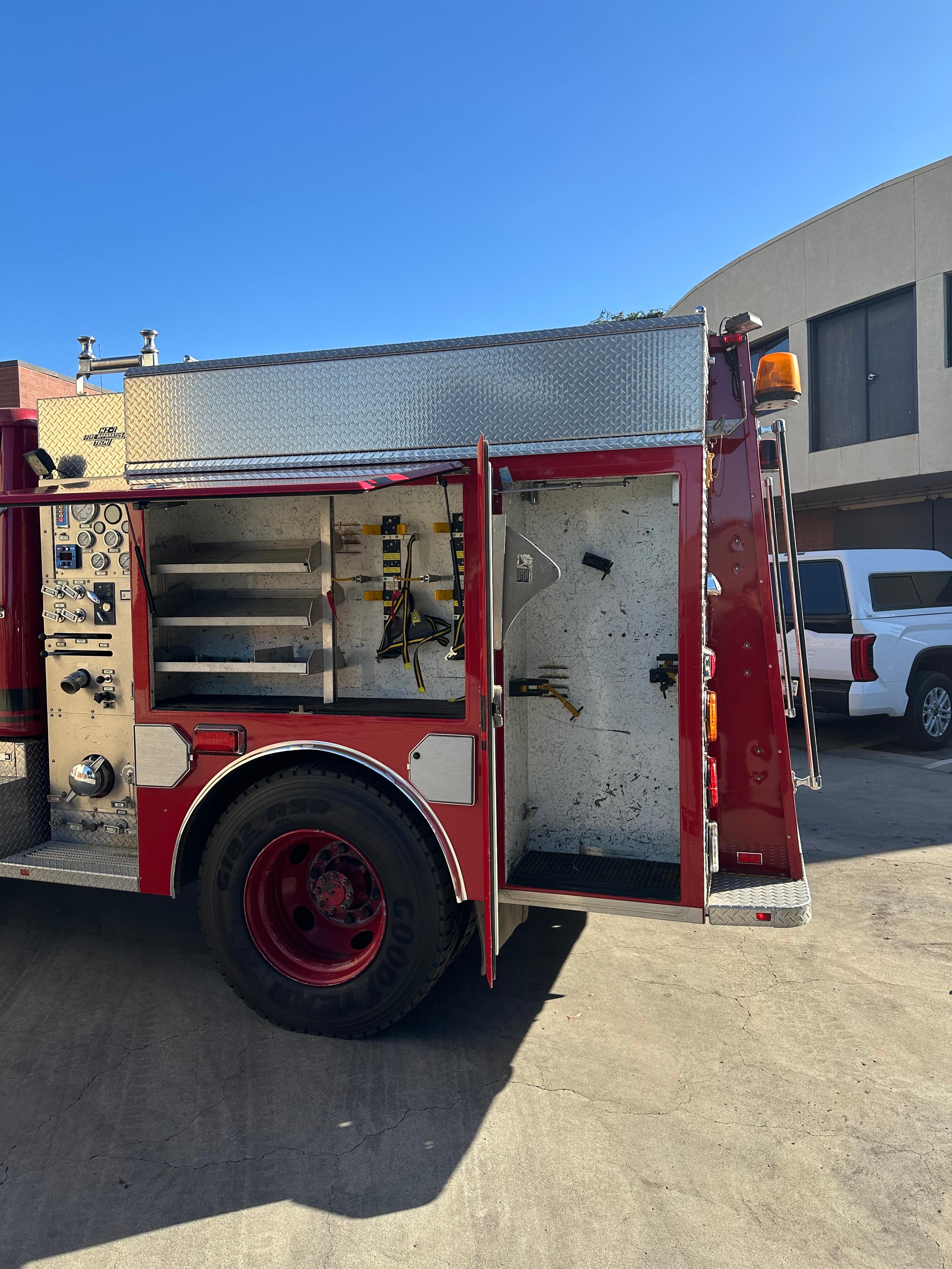 2000 International 4x4 Brush Truck - image 6
