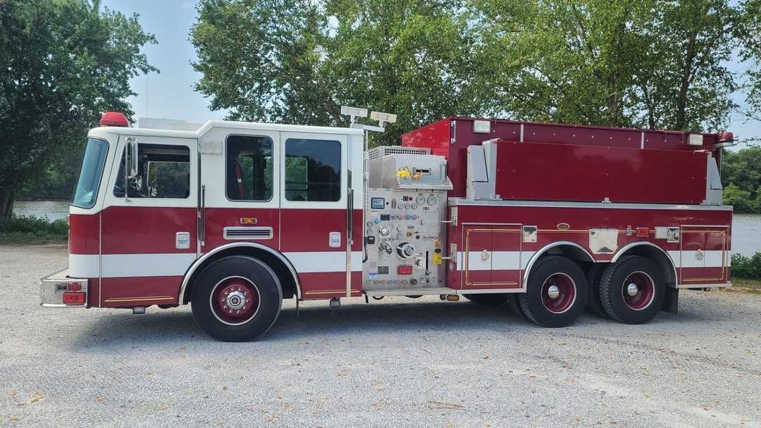 2005 KME 2800 Gallon Tanker