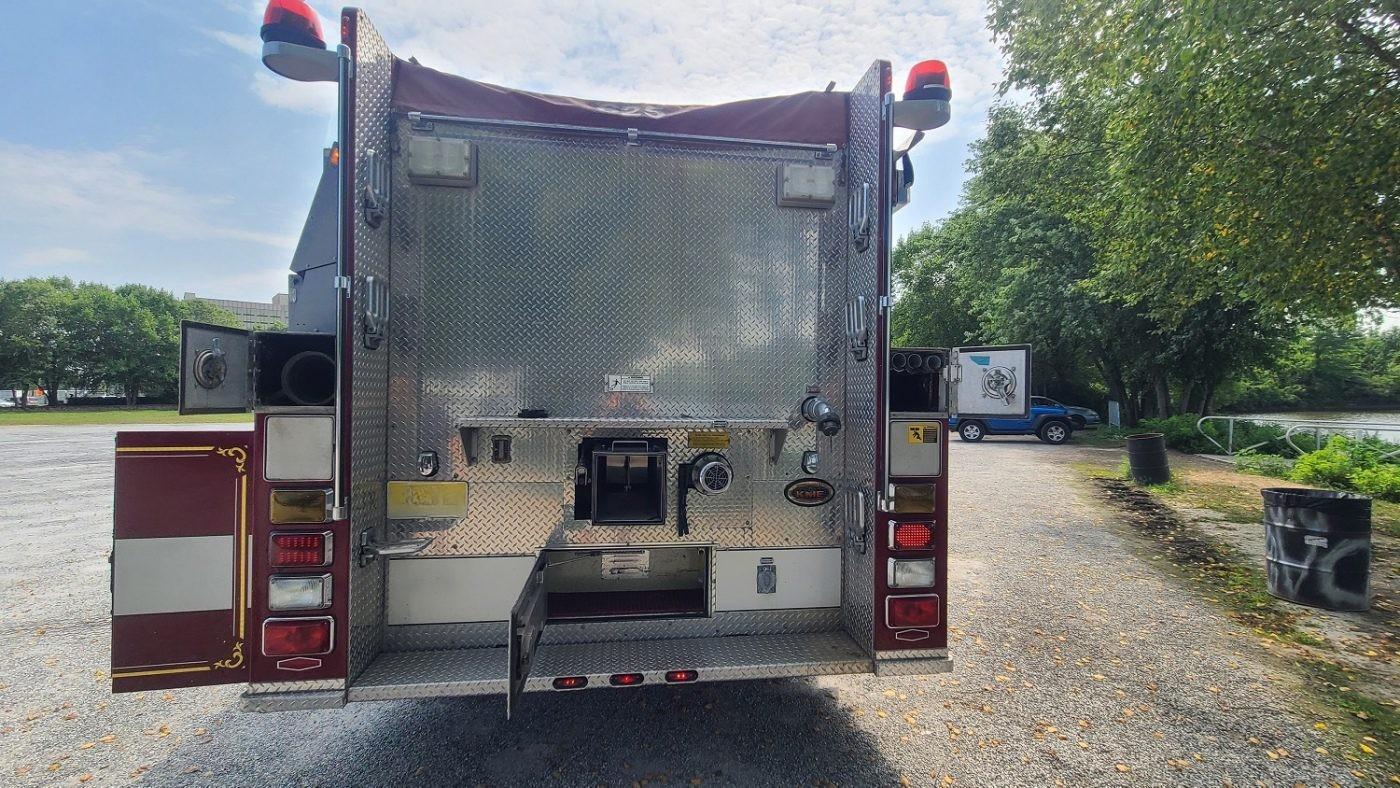 2005 KME 2800 Gallon Tanker - image 7