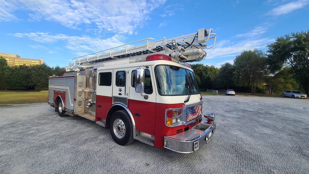 2005 American LaFrance 65’ Telesquirt
