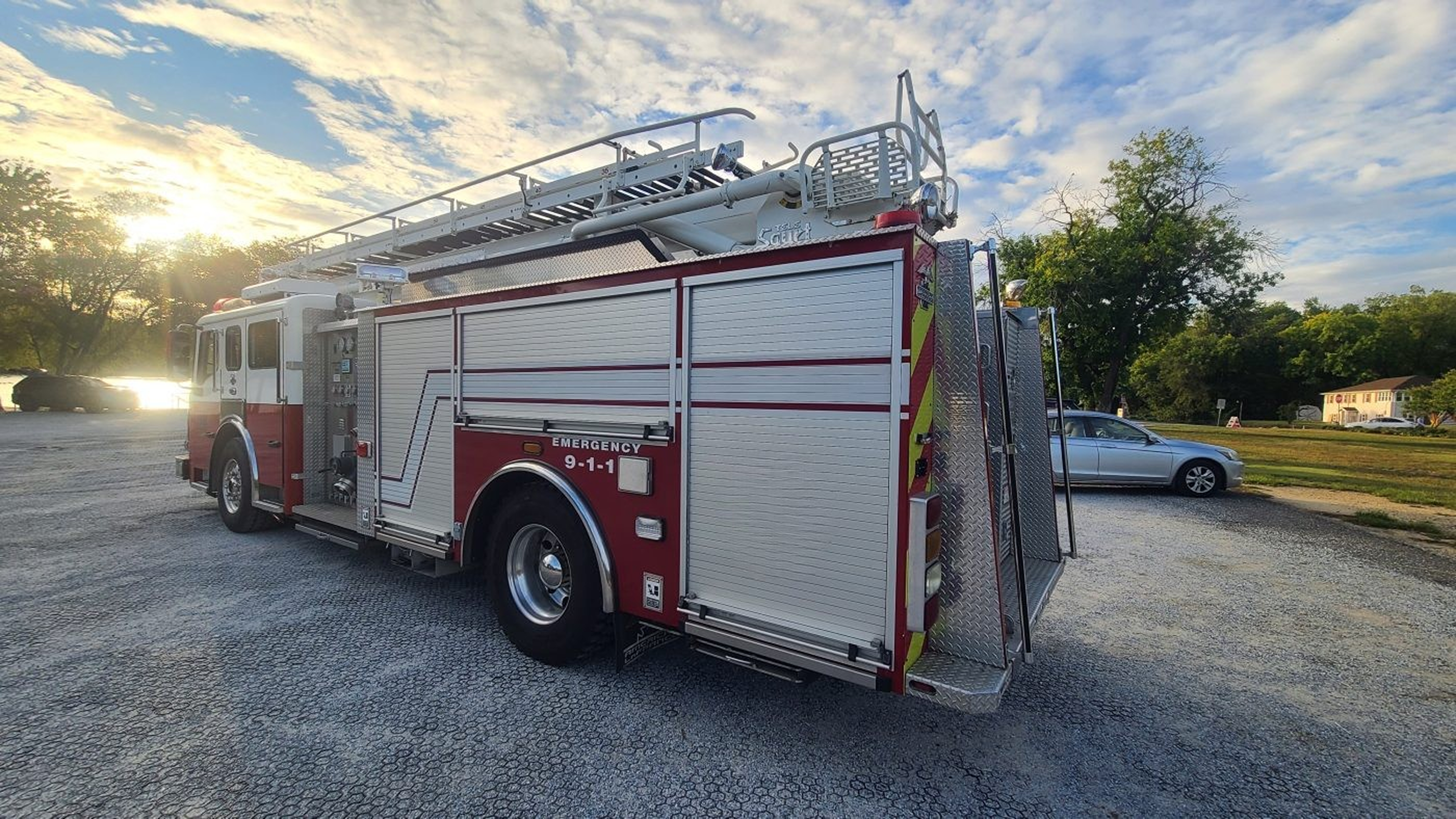 2005 American LaFrance 65’ Telesquirt - image 4