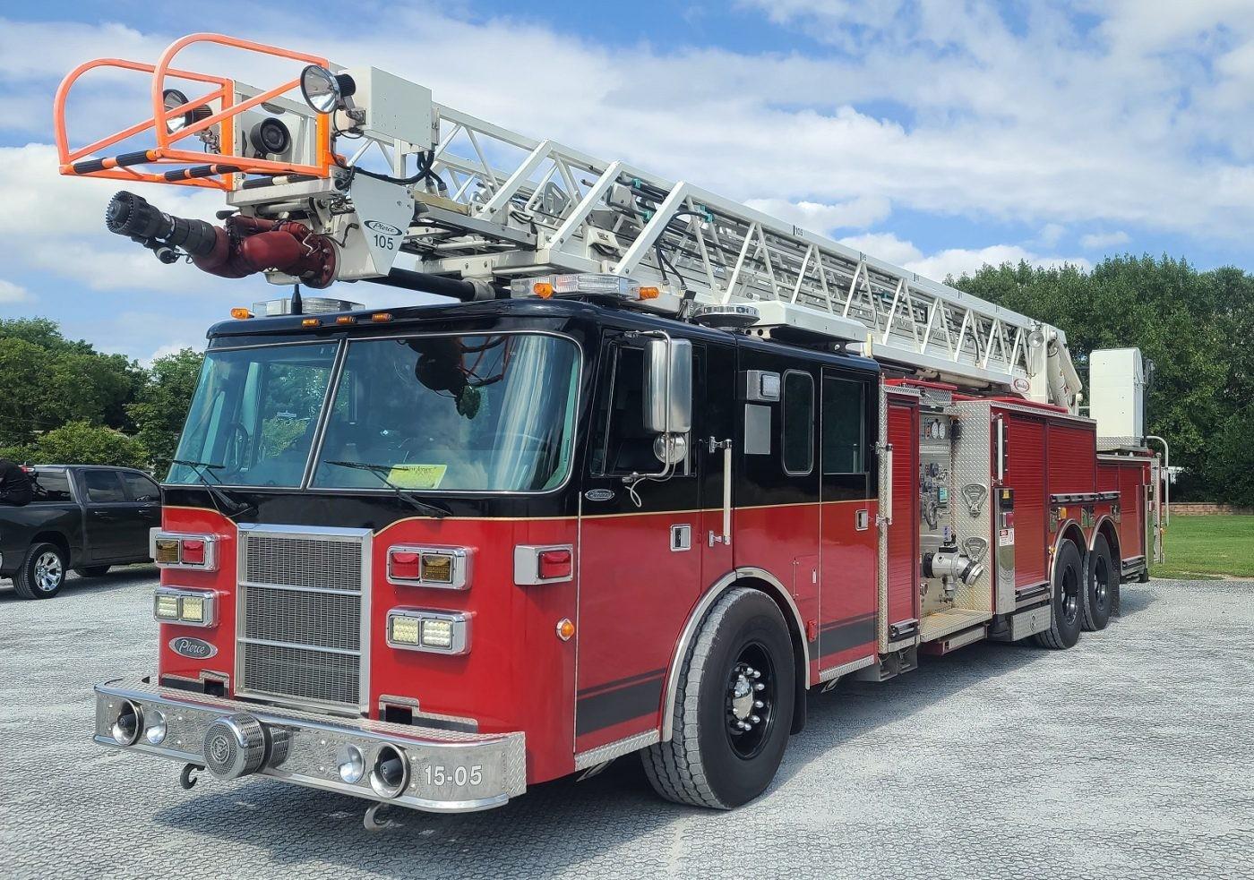 1998 Pierce 105' Quint - image 2