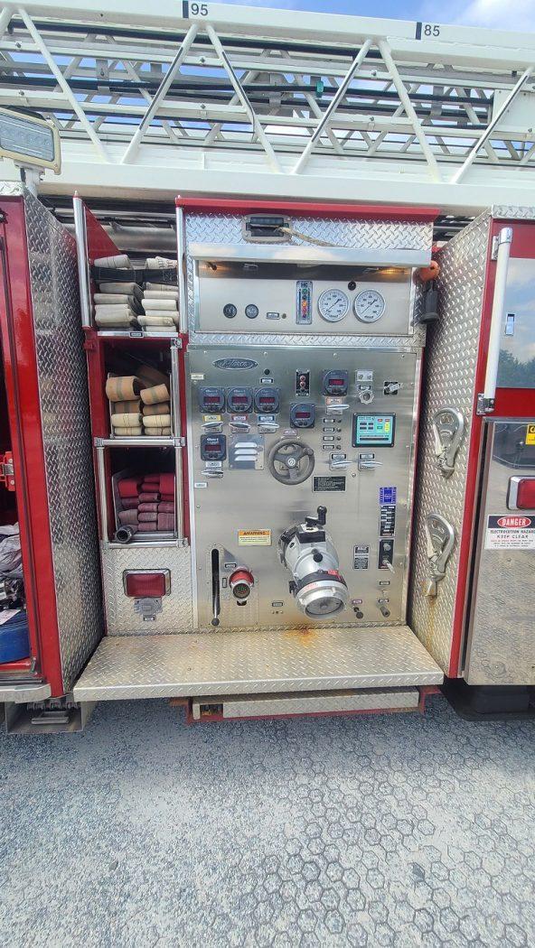 1998 Pierce 105' Quint - image 8