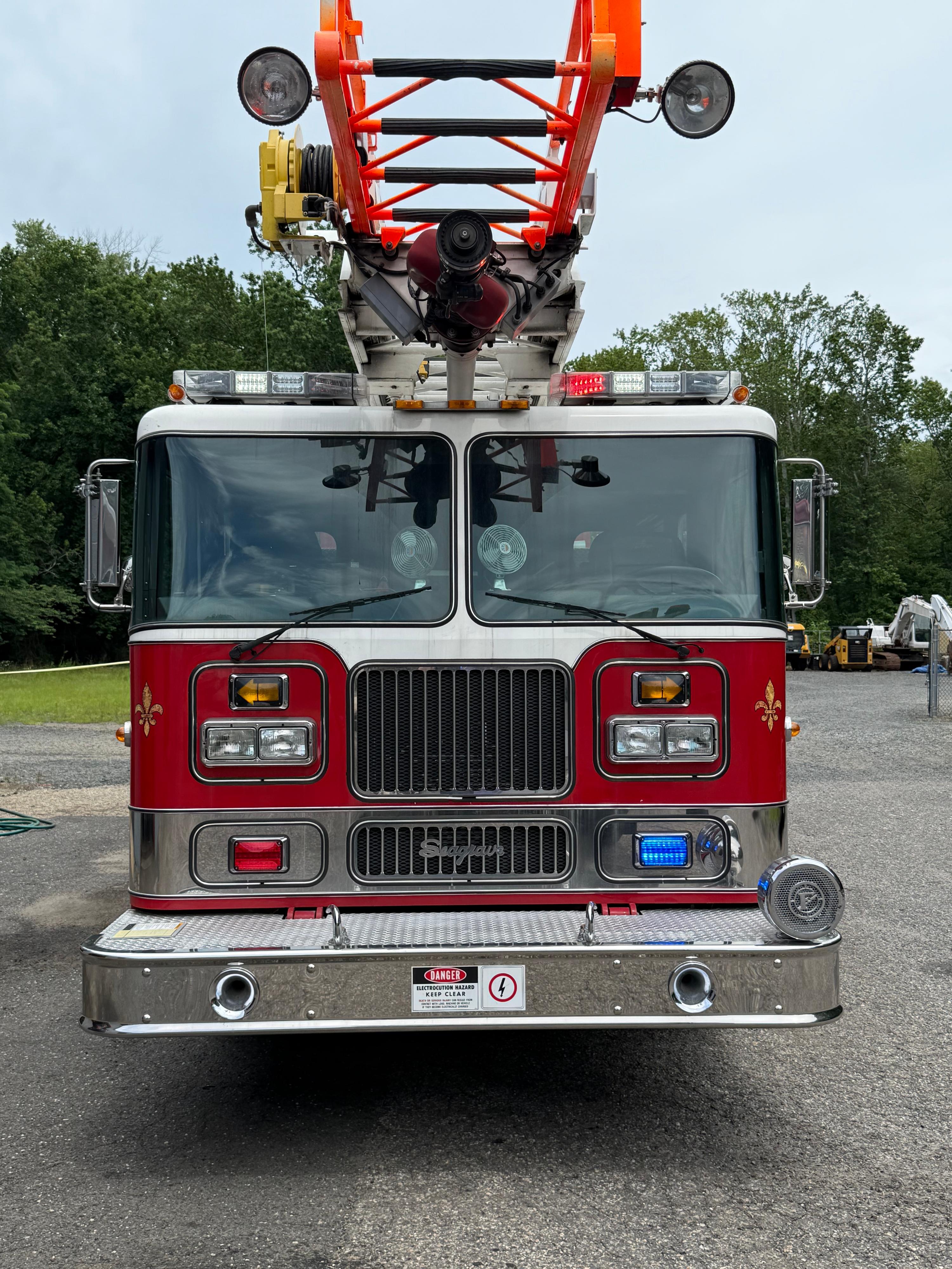 2000 Seagrave 75' Quint 1500/500 - image 2
